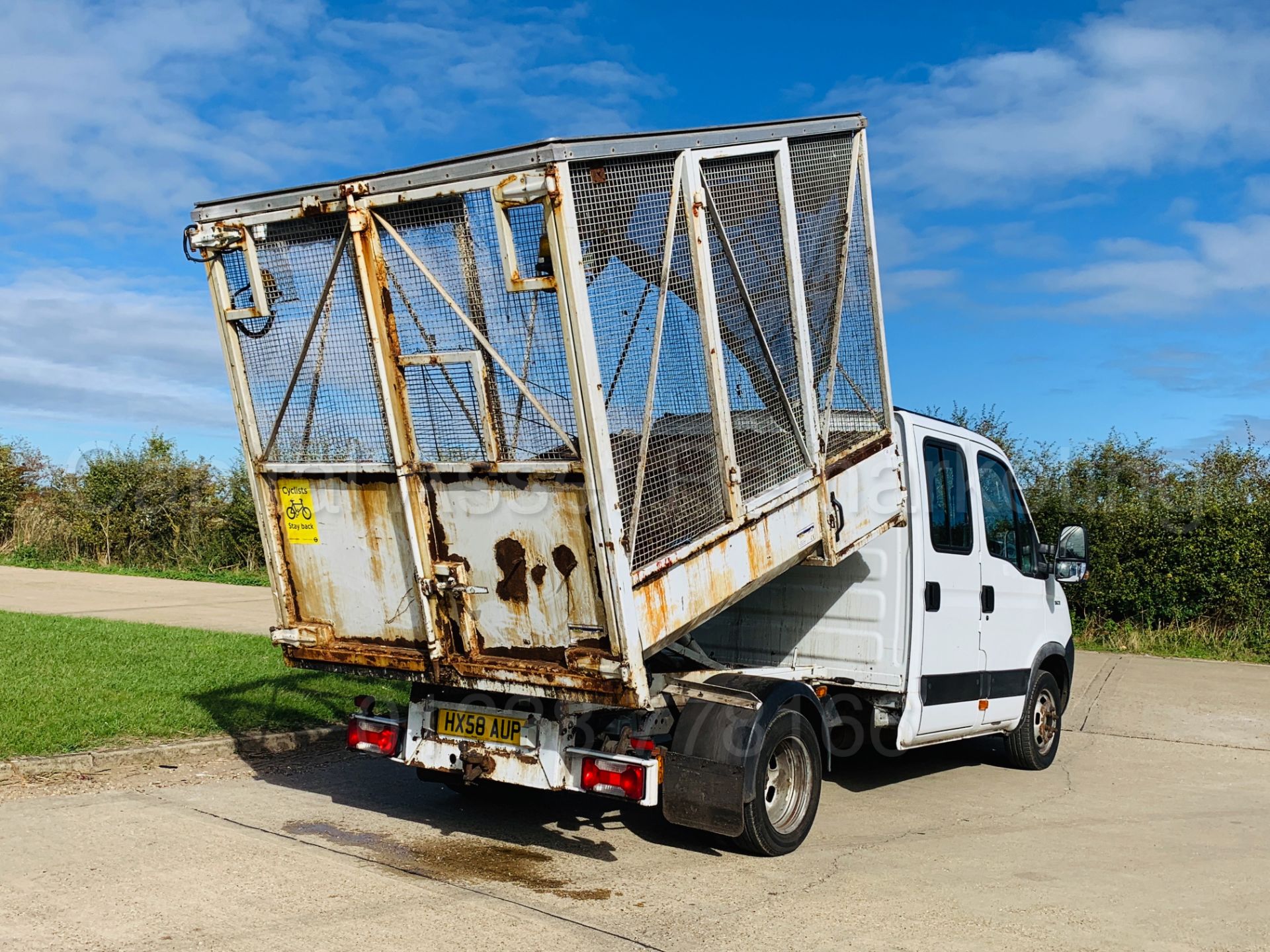 IVECO DAILY 35C12 *D/CAB - TIPPER* (2009 MODEL) '2.3 DIESEL - 115 BHP - 5 SPEED' **LOW MILES** - Image 7 of 29