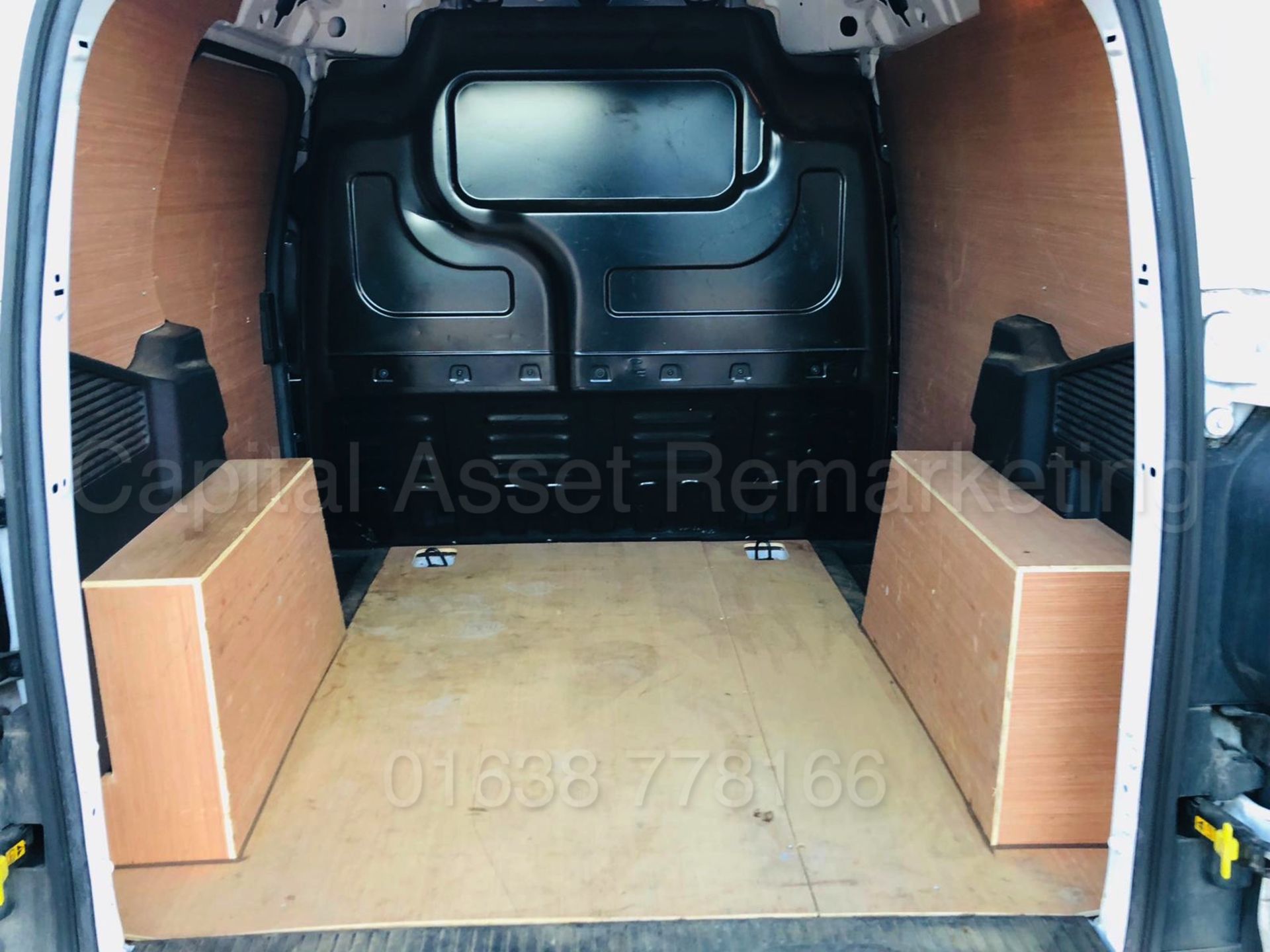 (On Sale) FORD TRANSIT COURIER *BASE EDITION* (2016 MODEL) '1.5 TDCI - 75 BHP - 5 SPEED' (PANEL VAN) - Bild 22 aus 29