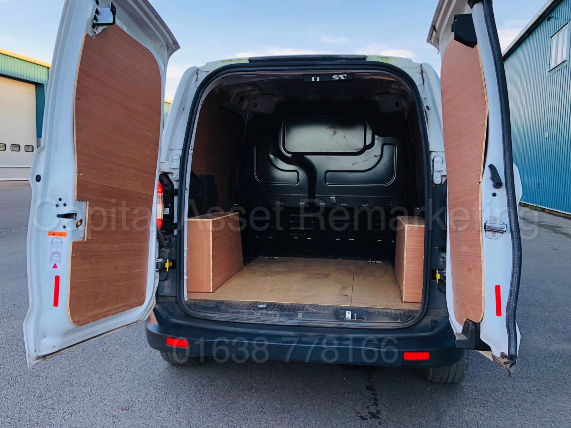 (On Sale) FORD TRANSIT COURIER *BASE EDITION* (2016 MODEL) '1.5 TDCI - 75 BHP - 5 SPEED' (PANEL VAN) - Bild 21 aus 29