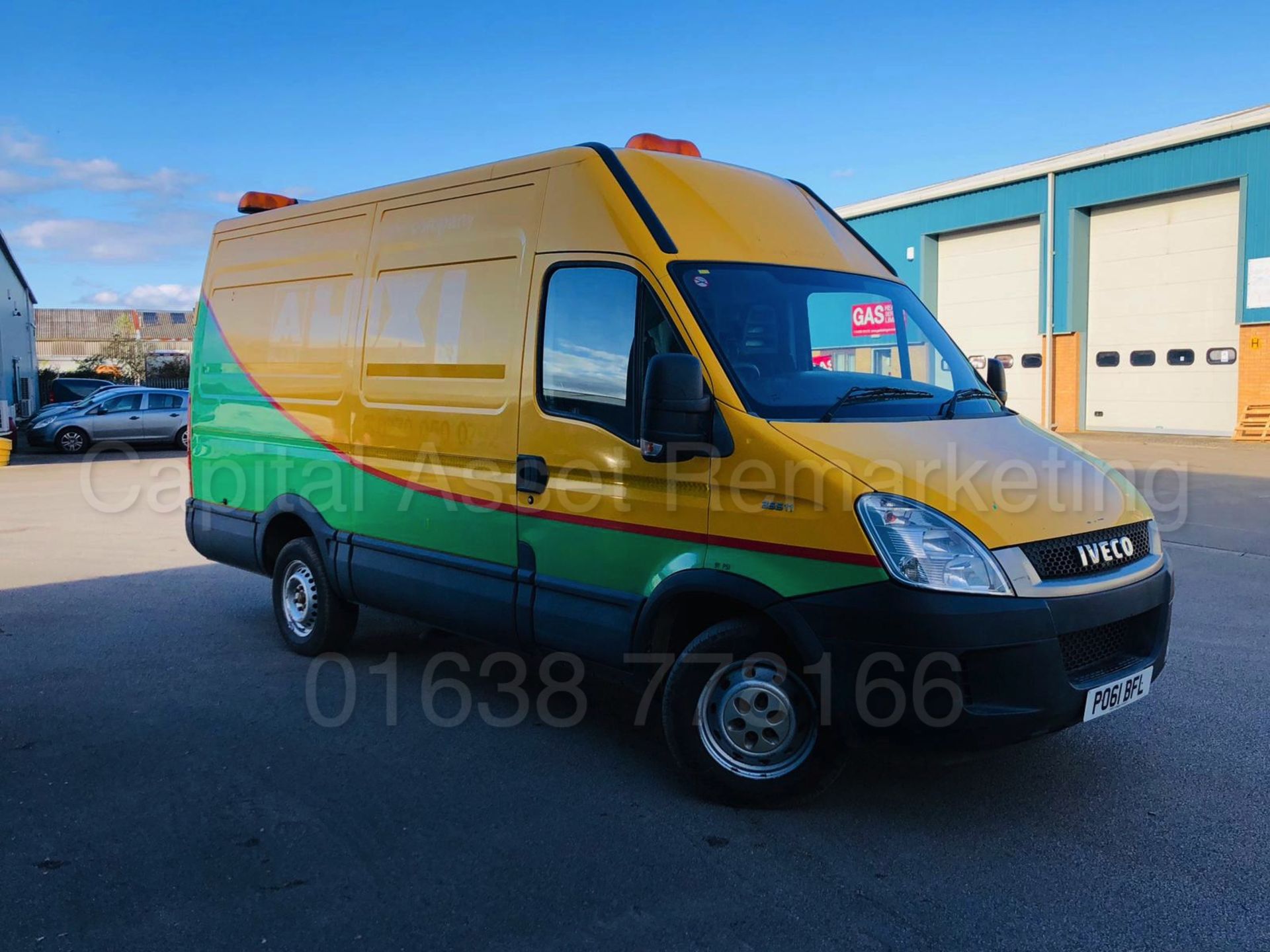 IVECO DAILY 35S11 *MWB HI ROOF - PANEL VAN* (2012 MODEL) '2.3 DIESEL - 106 BHP - 5 SPEED' - Image 10 of 24