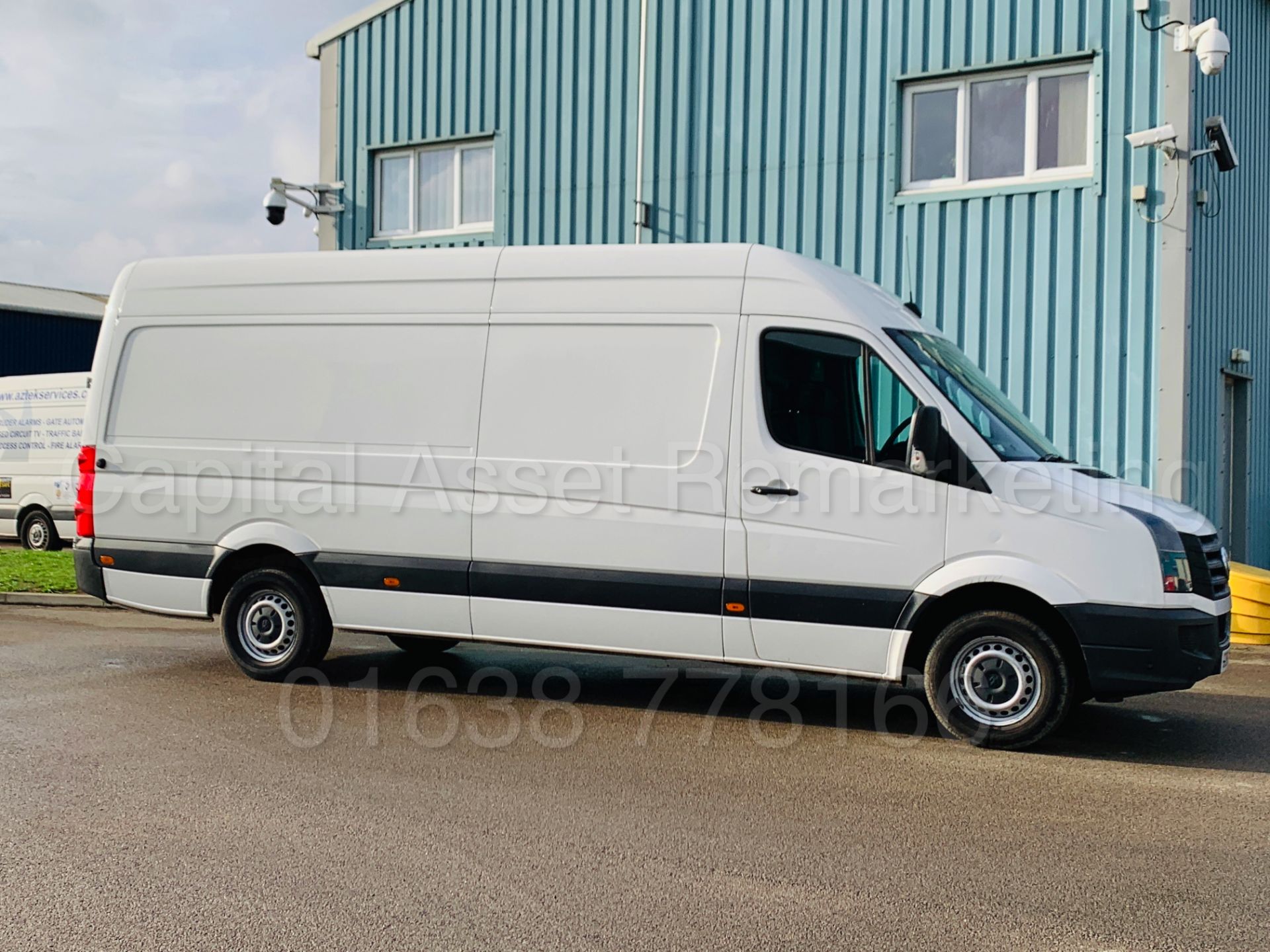 VOLKSWAGEN CRAFTER CR35 *LWB HI-ROOF* (2016 MODEL) '2.0 TDI - 136 BHP - 6 SPEED' (1 OWNER) - Image 12 of 36