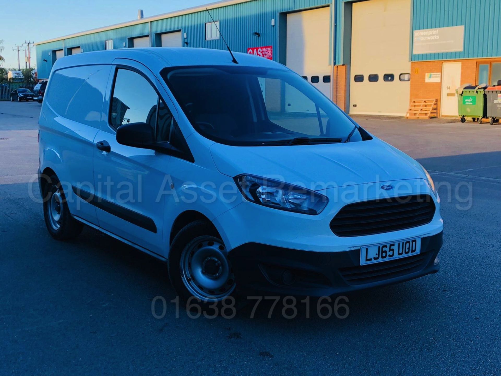 (On Sale) FORD TRANSIT COURIER *BASE EDITION* (2016 MODEL) '1.5 TDCI - 75 BHP - 5 SPEED' (PANEL VAN) - Bild 11 aus 29