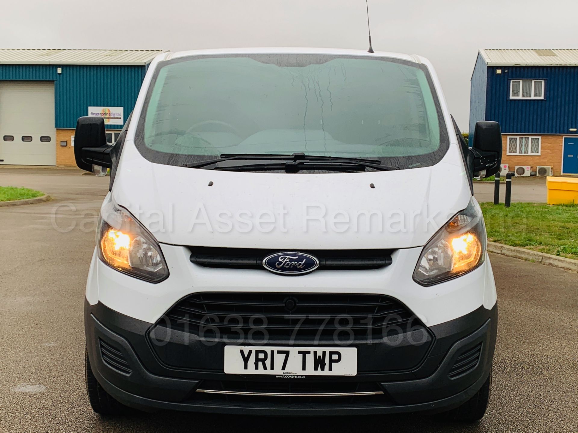 FORD TRANSIT CUSTOM *SWB - PANEL VAN* (2017) '2.0 TDCI - 6 SPEED' *EURO 6 MODEL* (1 OWNER FROM NEW) - Image 12 of 37