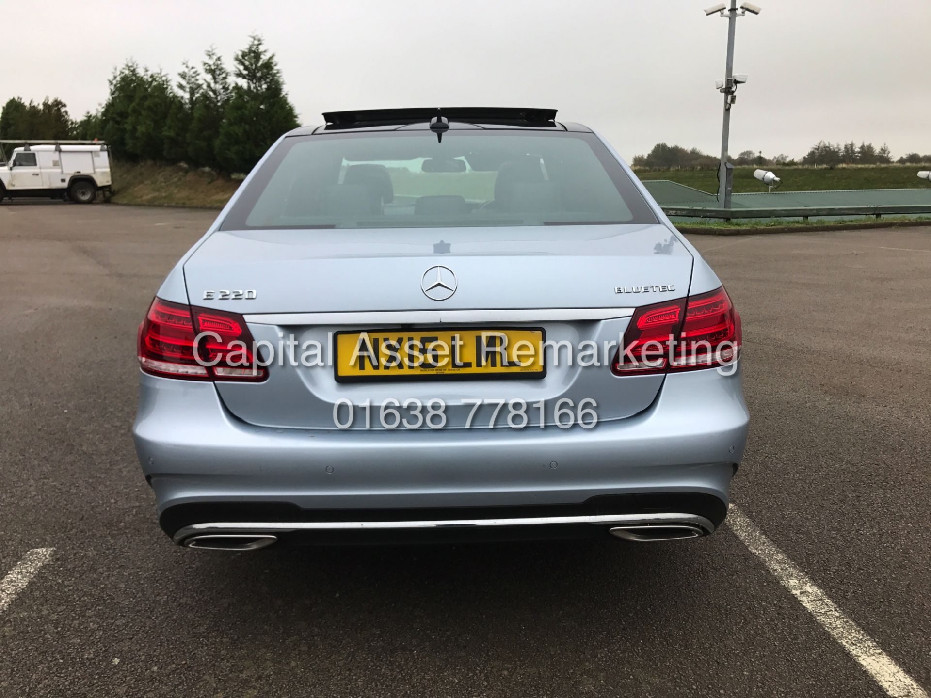 MERCEDES E220D "AMG LINE PREMIUM" 7G AUTO (15 REG) FULLY LOADED - SAT NAV - PAN ROOF -1 OWNER *LOOK* - Bild 8 aus 31