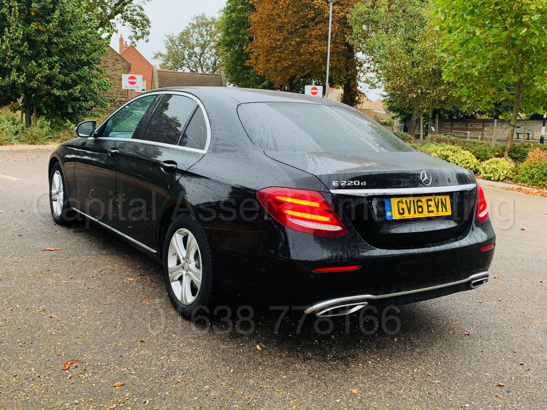 MERCEDES-BENZ E220D SALOON (2016) '9-G TRONIC AUTO - LEATHER - SAT NAV' *MASSIVE SPEC* (NEW MODEL) - Image 9 of 44