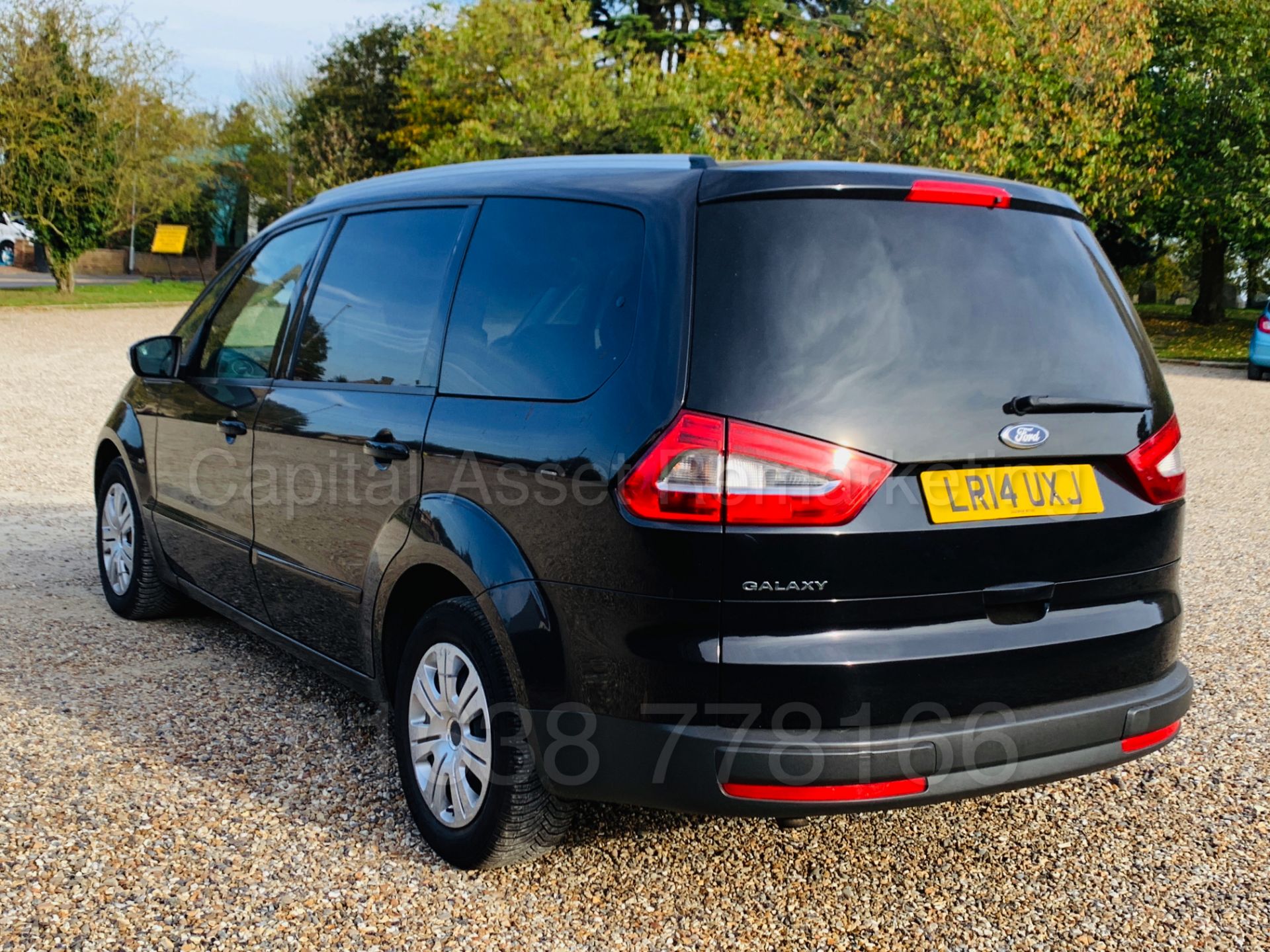 (ON SALE) FORD GALAXY **ZETEC** 7 SEATER MPV (2014) 2.0 TDCI - 140 BHP - AUTO POWER SHIFT (1 OWNER) - Image 8 of 38