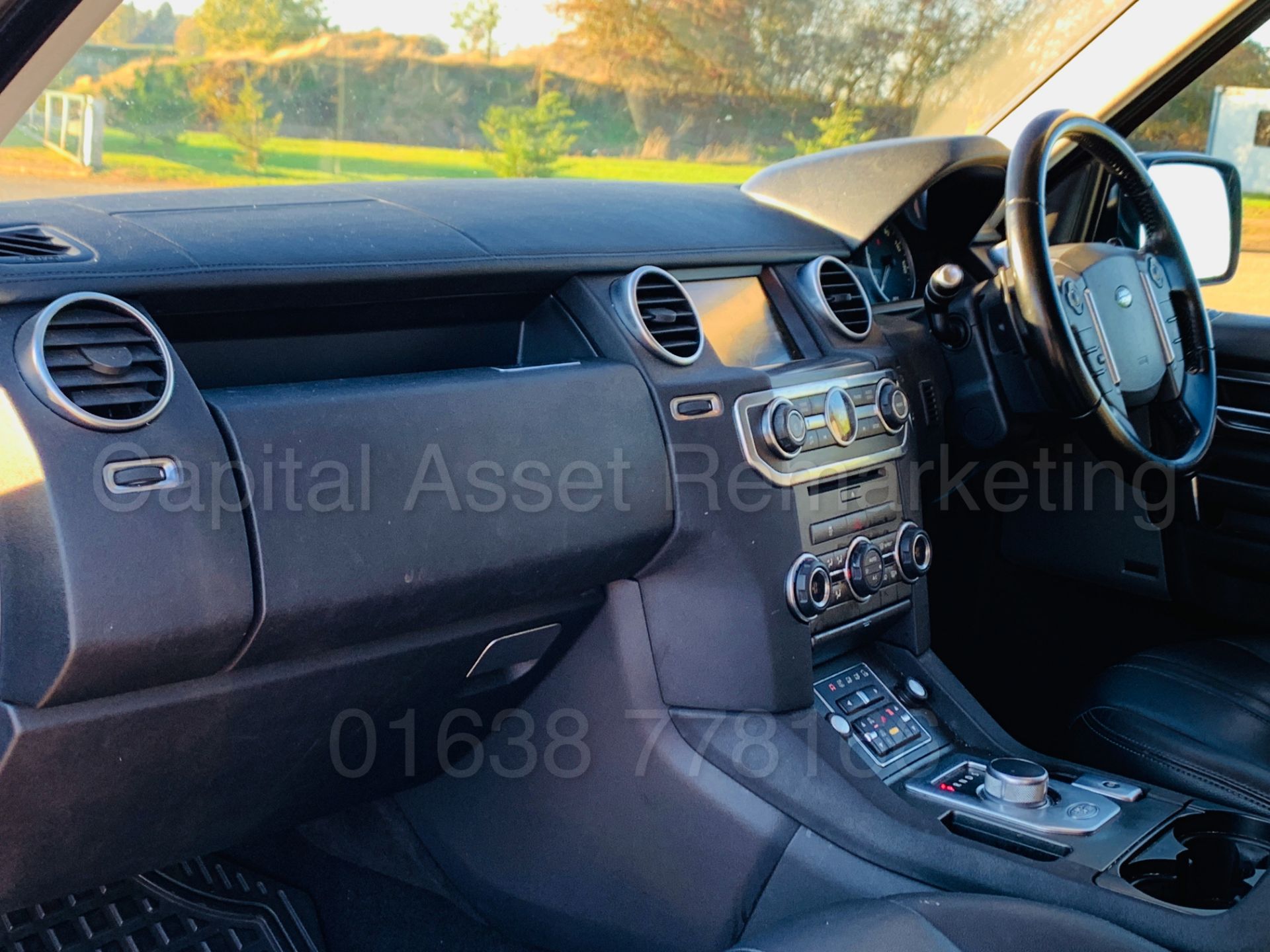 LAND ROVER DISCOVERY 4 **COMMERCIAL** (2014 MODEL) '3.0 SDV6 - 255 BHP - 8 SPEED AUTO' *HUGE SPEC* - Bild 22 aus 47
