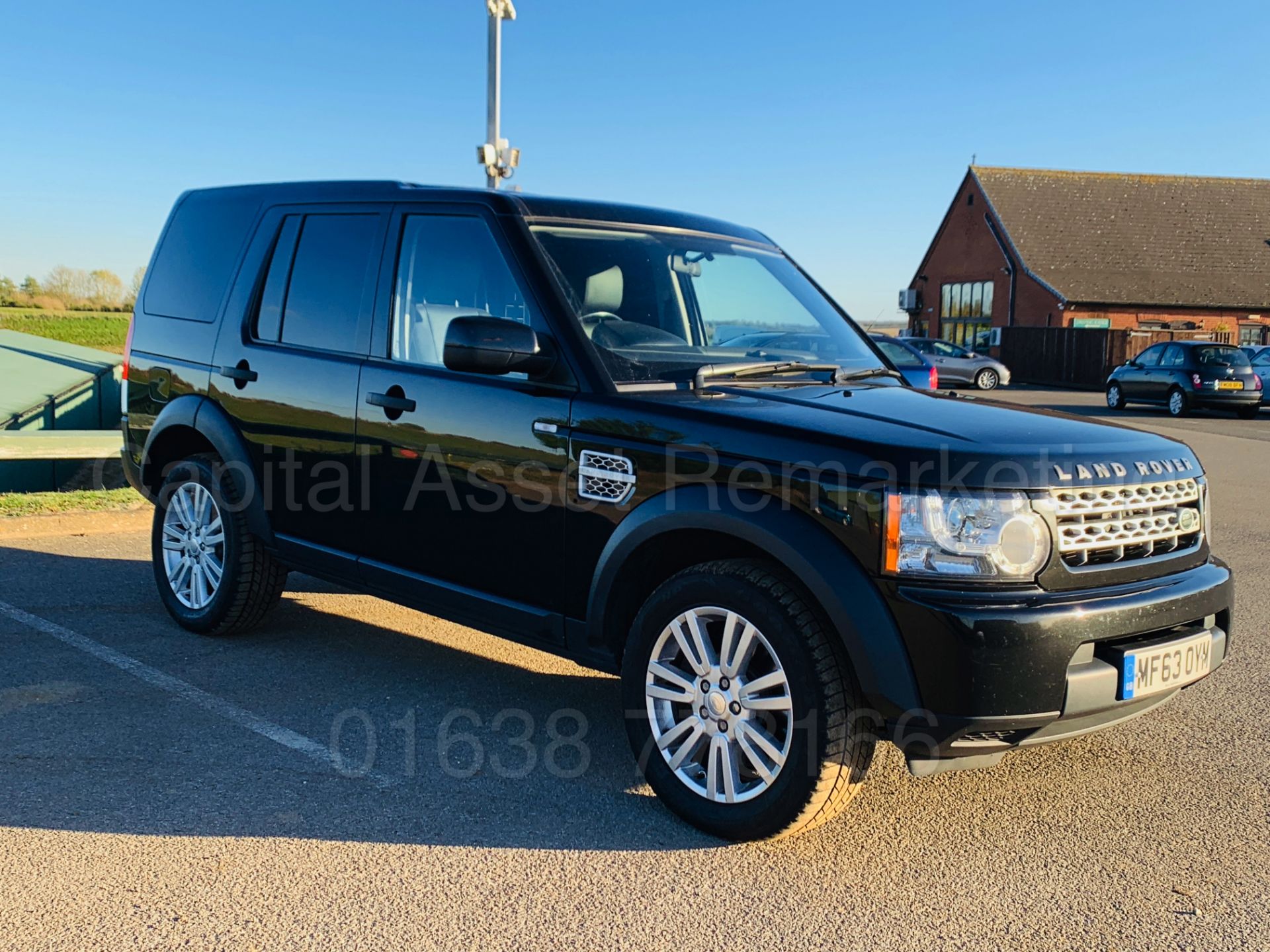 LAND ROVER DISCOVERY 4 **COMMERCIAL** (2014 MODEL) '3.0 SDV6 - 255 BHP - 8 SPEED AUTO' *HUGE SPEC* - Bild 11 aus 47