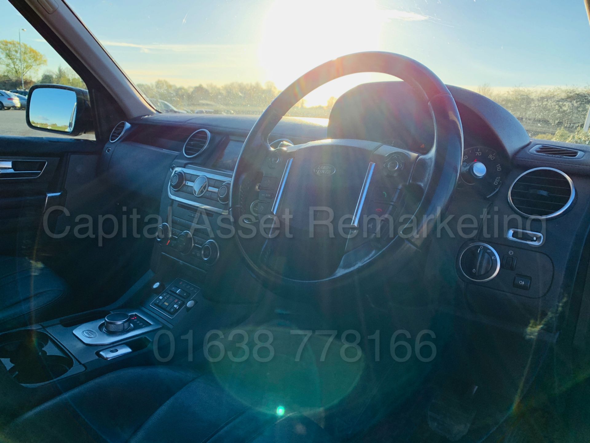 LAND ROVER DISCOVERY 4 **COMMERCIAL** (2014 MODEL) '3.0 SDV6 - 255 BHP - 8 SPEED AUTO' *HUGE SPEC* - Image 34 of 47