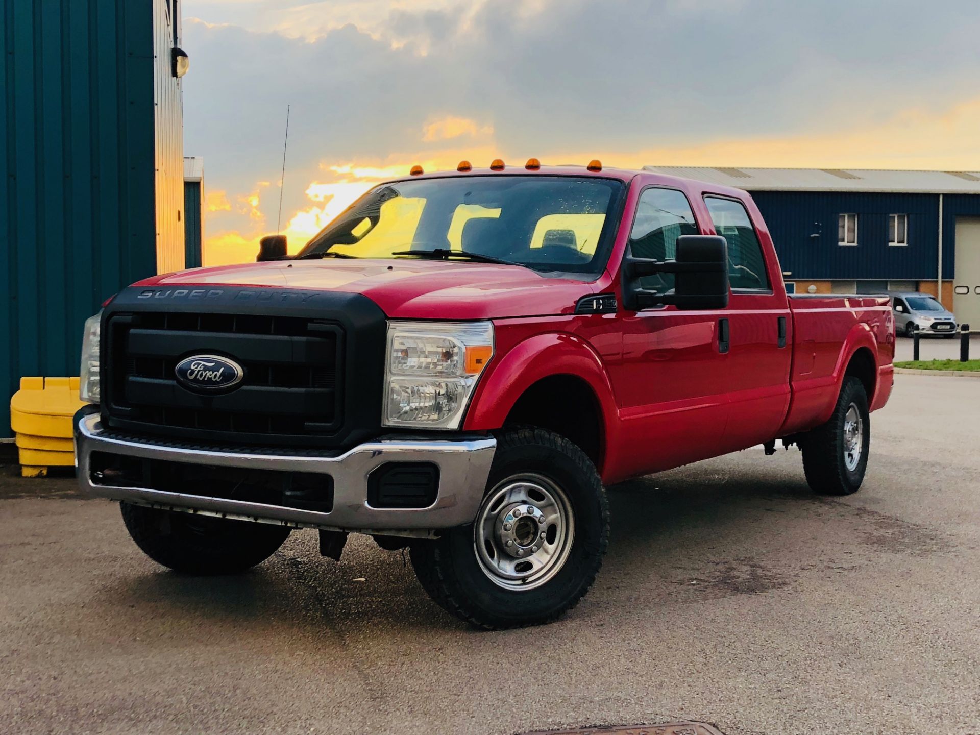 FORD F-250 *XL - THE BOSS EDITION* (2011) '6.2L V8 - AUTO' *4X4 - SUPER DUTY* (MASSIVE SPEC) *LOOK* - Image 2 of 35