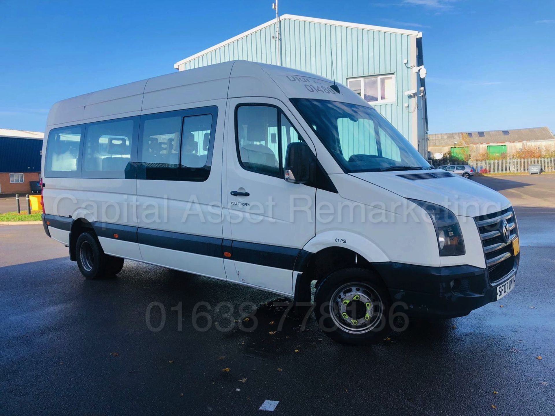 VOLKSWAGEN CRAFTER 2.5 TDI *LWB - 16 SEATER MINI-BUS / COACH* (2007) *ELECTRIC WHEEL CHAIR LIFT* - Image 32 of 38