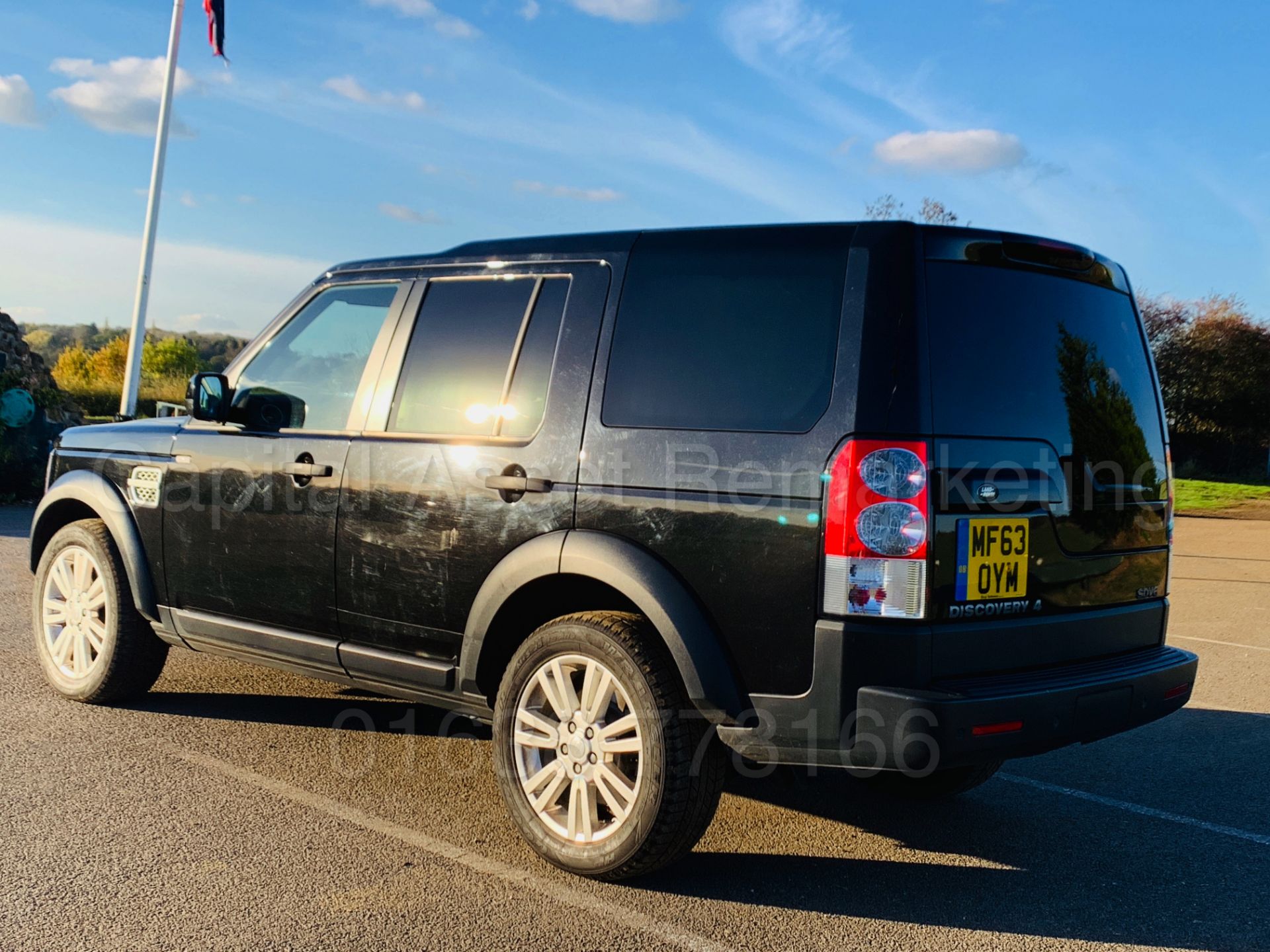 LAND ROVER DISCOVERY 4 **COMMERCIAL** (2014 MODEL) '3.0 SDV6 - 255 BHP - 8 SPEED AUTO' *HUGE SPEC* - Image 4 of 47