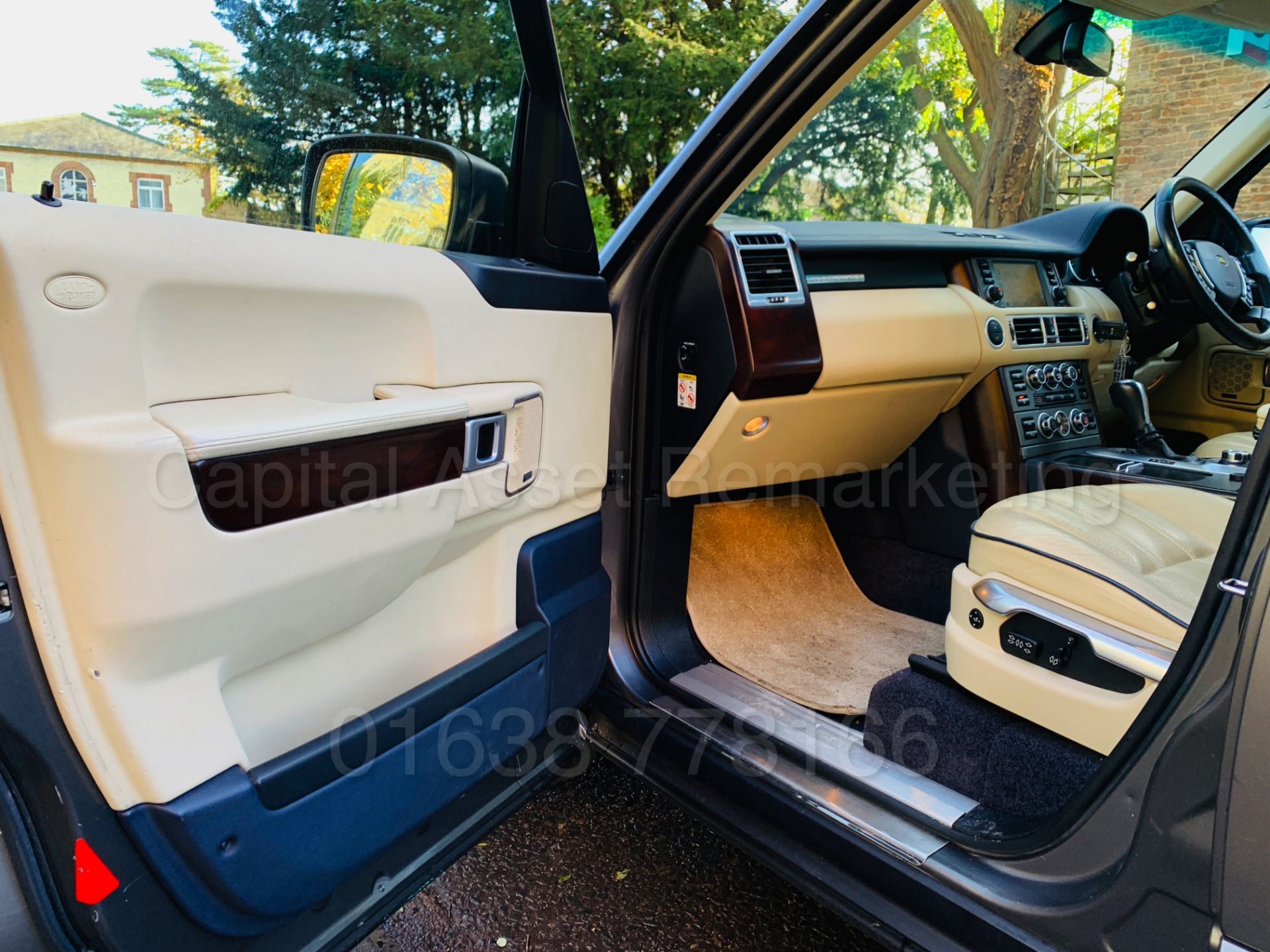 (On Sale) RANGE ROVER VOGUE *SE EDITION* (2009 MODEL) '3.6 TDV8 -272 BHP- AUTO' *HUGE SPEC* (NO VAT) - Bild 22 aus 56