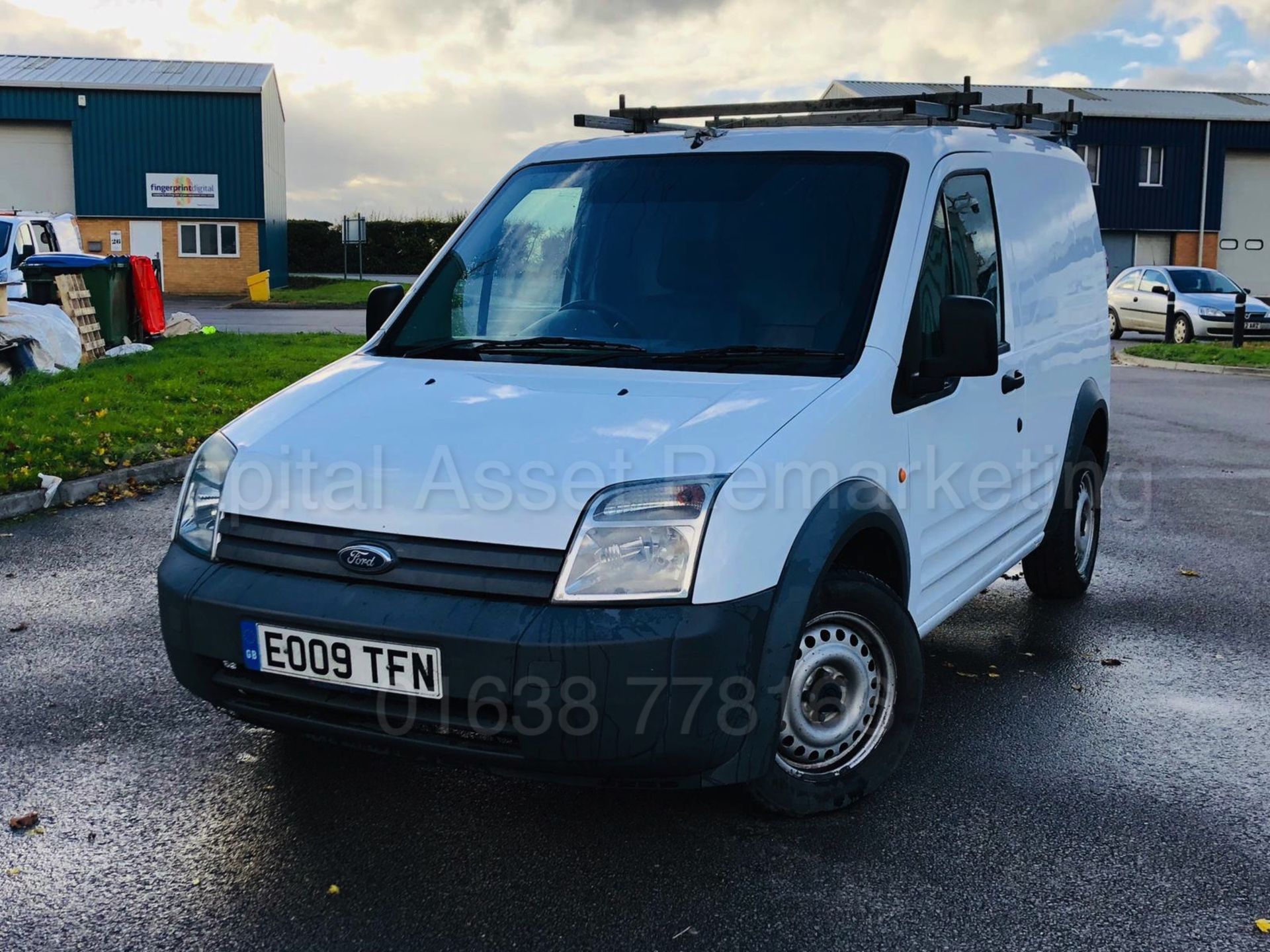 FORD TRANSIT CONNECT 75 T200 'PANEL VAN' (2009) '1.8 TDCI - 75 BHP - 5 SPEED' **LOW MILES** - Image 4 of 21