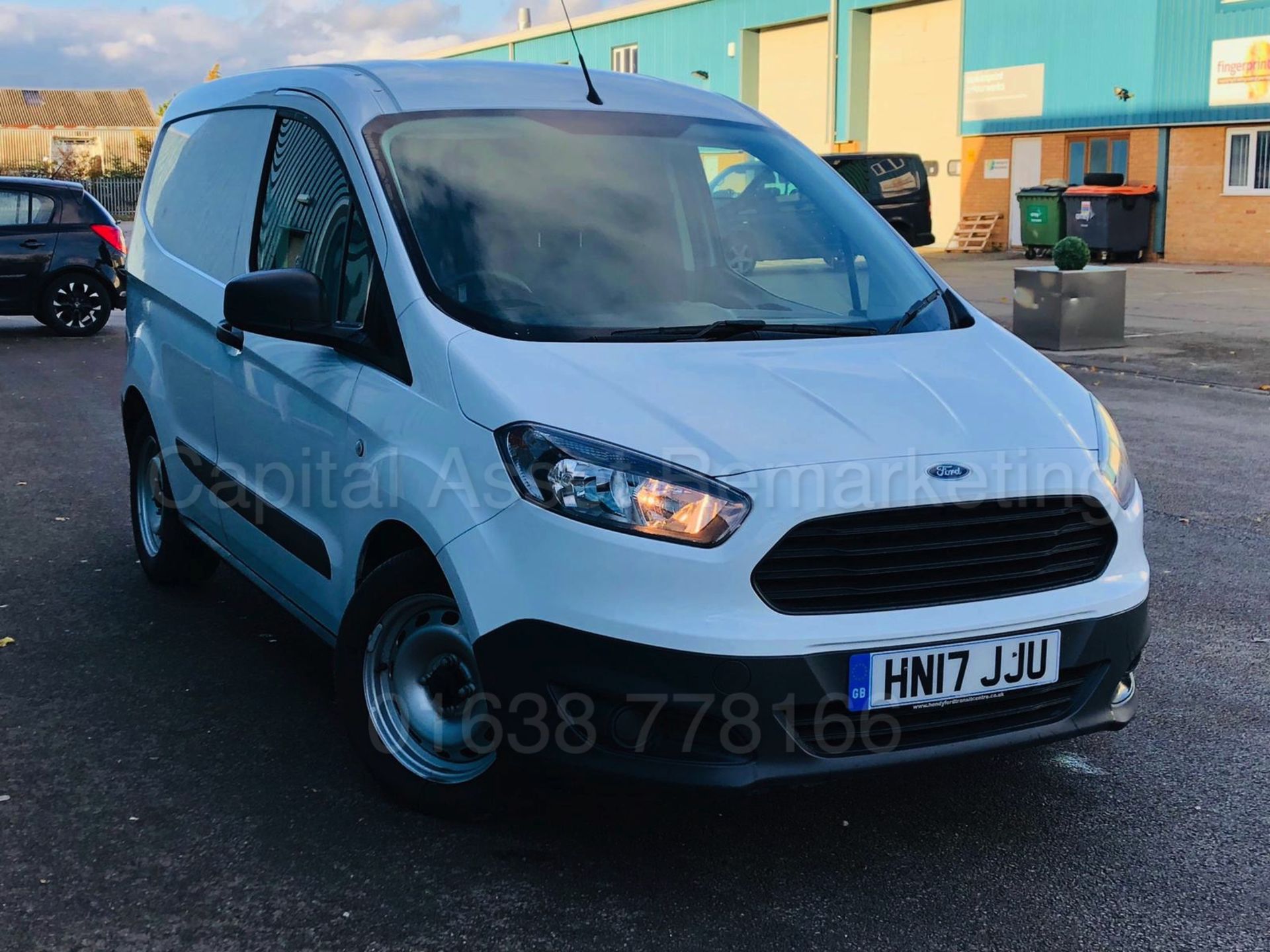 FORD TRANSIT COURIER 'PANEL VAN' *BASE EDITION* (2017) '1.5 TDCI - 75 BHP - 5 SPEED' (1 OWNER) - Image 10 of 25