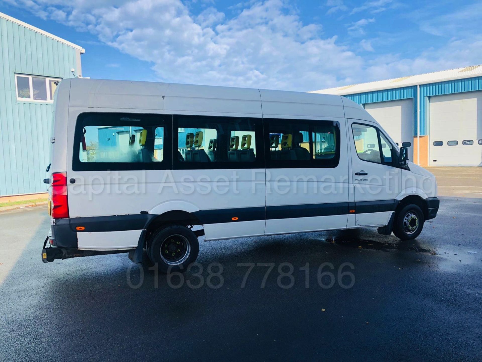 VOLKSWAGEN CRAFTER 2.5 TDI *LWB - 16 SEATER MINI-BUS / COACH* (2007) *ELECTRIC WHEEL CHAIR LIFT* - Image 10 of 38