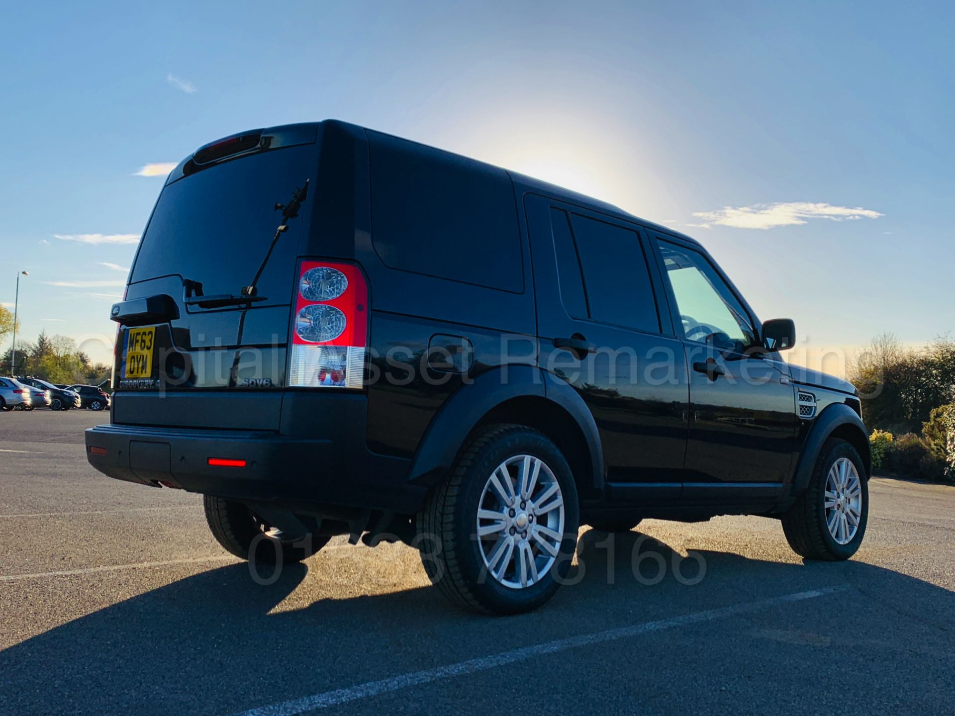LAND ROVER DISCOVERY 4 **COMMERCIAL** (2014 MODEL) '3.0 SDV6 - 255 BHP - 8 SPEED AUTO' *HUGE SPEC* - Bild 8 aus 47