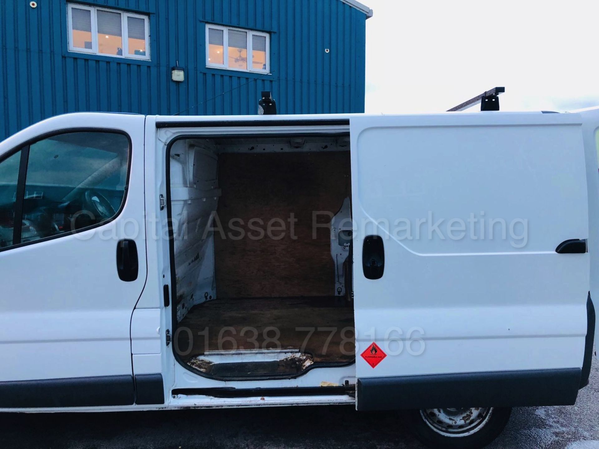 VAUXHALL VIVARO 2700 *SWB - PANEL VAN* (2011 MODEL) '2.0 CDTI - 115 BHP - 6 SPEED' - Image 18 of 29