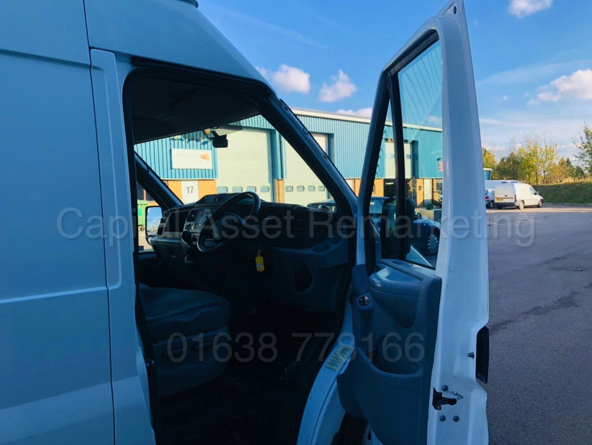 FORD TRANSIT 125 T350 *LWB - FRIDGE / FREEZER VAN* (2014) '2.2 TDCI - 125 BHP - 6 SPEED' - Image 27 of 39