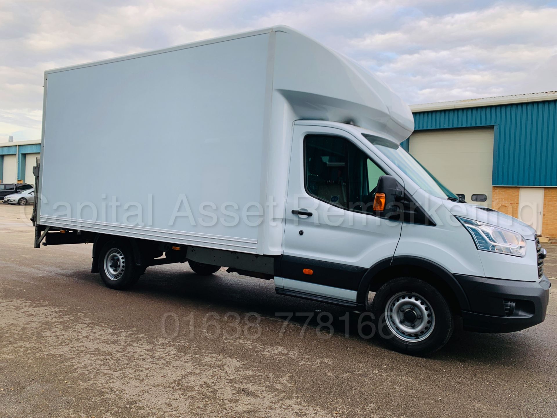 FORD TRANSIT 125 T350 *LWB - LUTON / BOX VAN* (2016 MODEL) '2.2 TDCI - 125 BHP - 6 SPEED* (1 OWNER) - Image 12 of 46