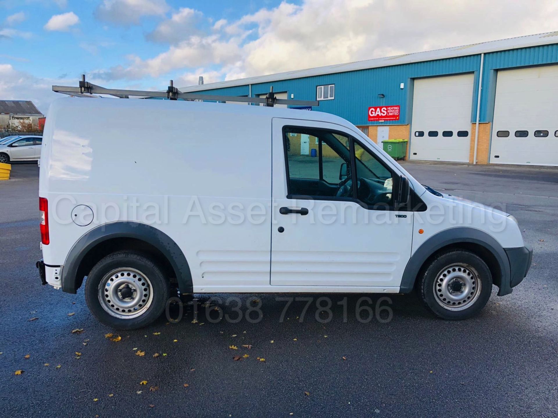 FORD TRANSIT CONNECT 75 T200 'PANEL VAN' (2009) '1.8 TDCI - 75 BHP - 5 SPEED' **LOW MILES** - Image 12 of 21