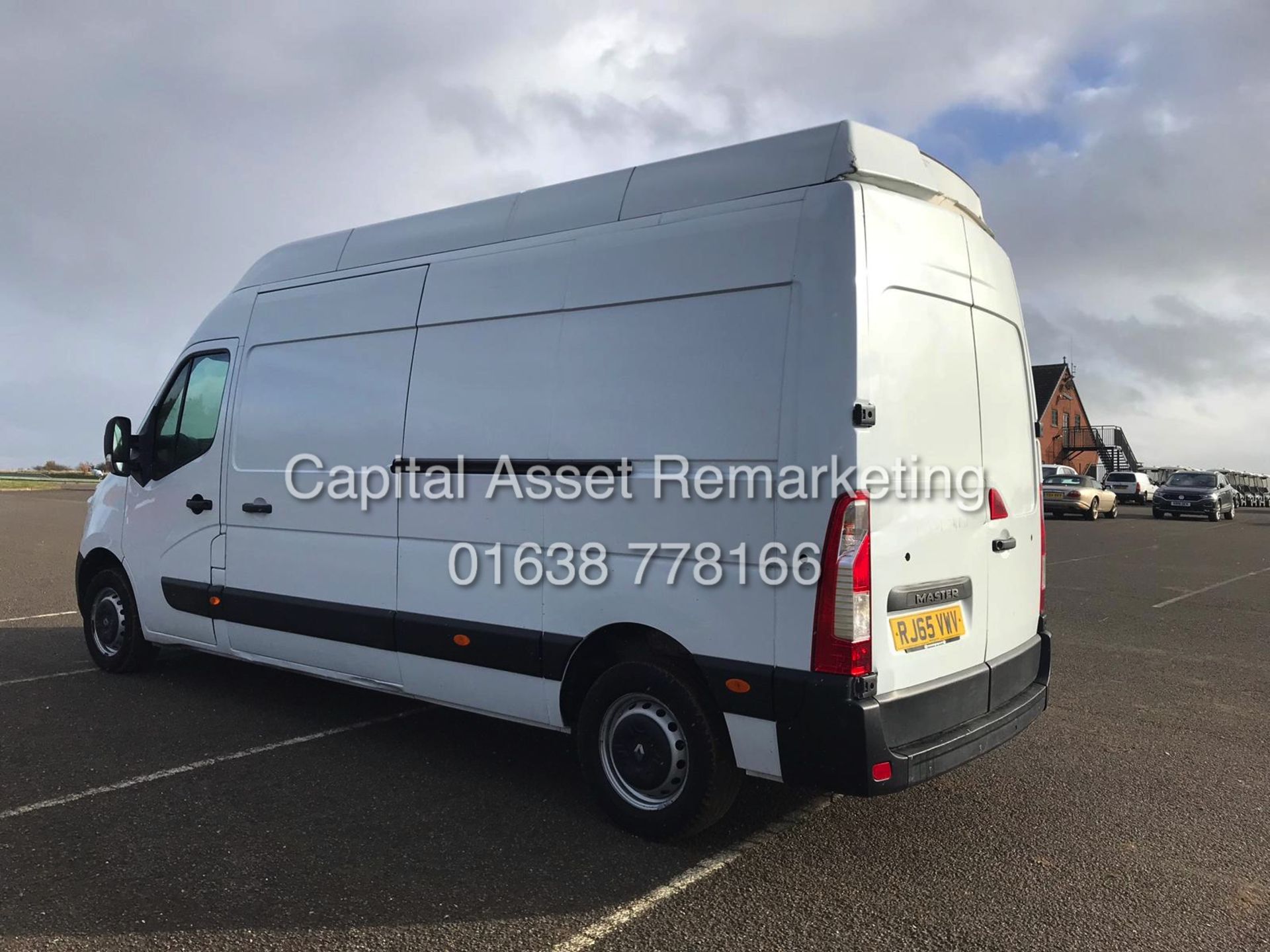 RENAULT MASTER 2.3DCI "BUSINESS EDITION" LH35 LWB/EXTRA HI TOP (2016 MODEL) HORSE BOX CONVERSION ? - Image 14 of 15