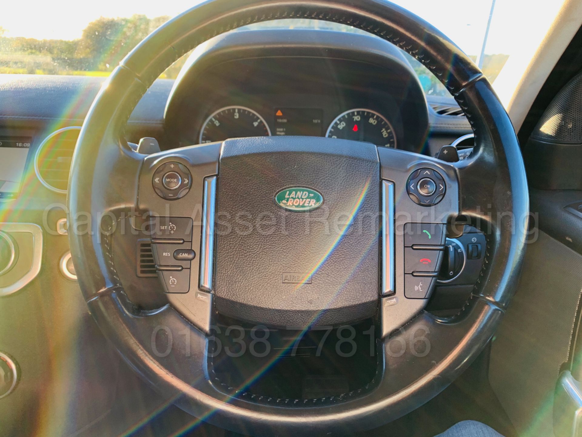 LAND ROVER DISCOVERY 4 **COMMERCIAL** (2014 MODEL) '3.0 SDV6 - 255 BHP - 8 SPEED AUTO' *HUGE SPEC* - Image 45 of 47