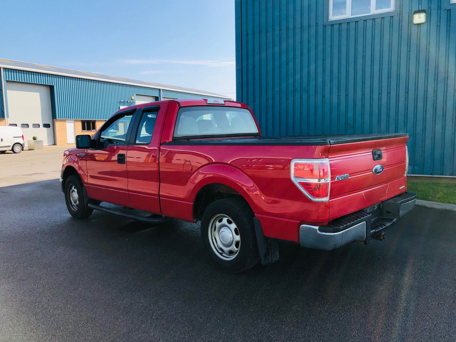 FORD F-150 *XL EDITION* KING-CAB PICK UP (2013) '5.0L V8 - AUTOMATIC' (6 SEATER) *MASSIVE SPEC* - Image 9 of 44