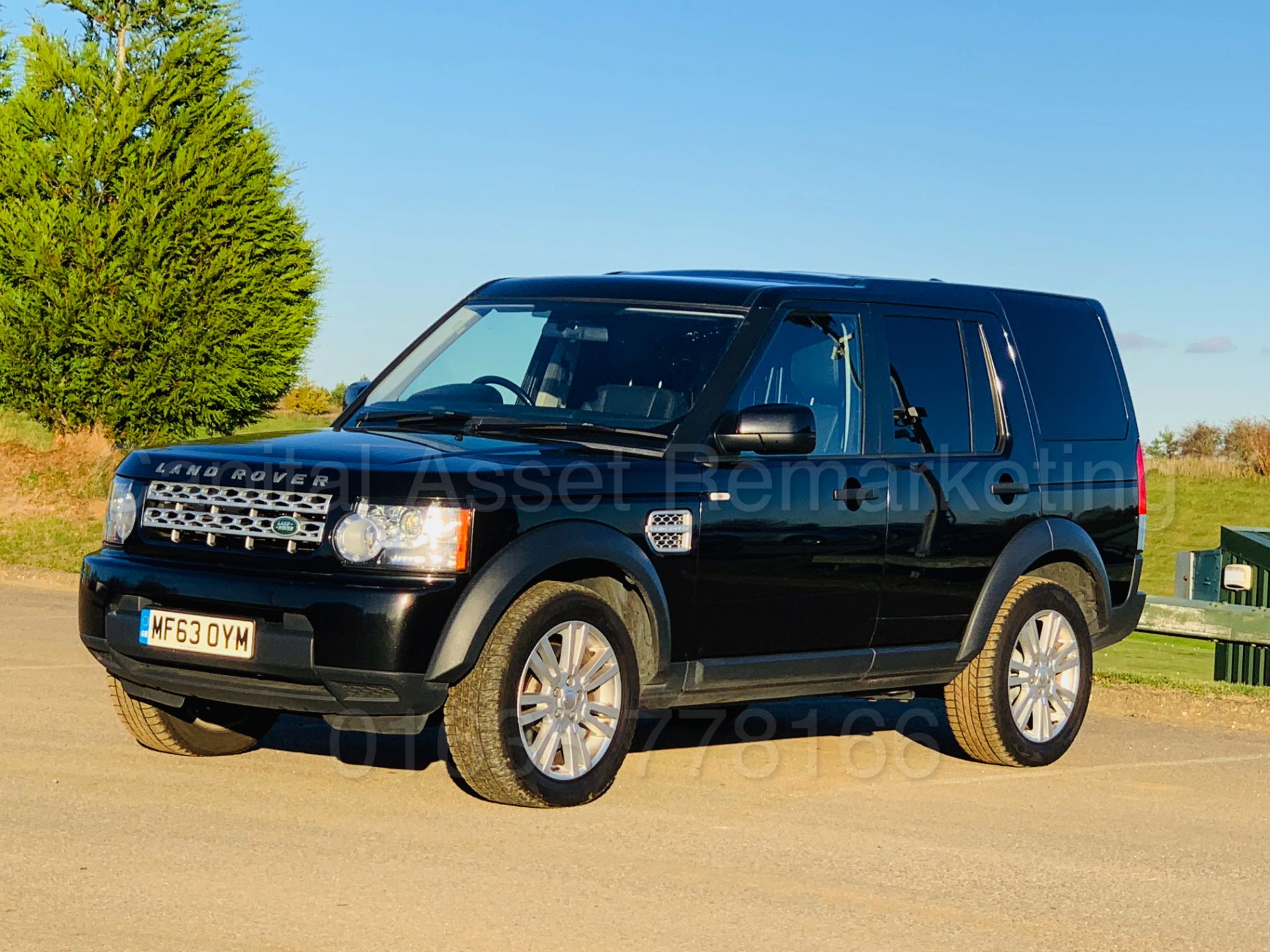 LAND ROVER DISCOVERY 4 **COMMERCIAL** (2014 MODEL) '3.0 SDV6 - 255 BHP - 8 SPEED AUTO' *HUGE SPEC* - Bild 2 aus 47