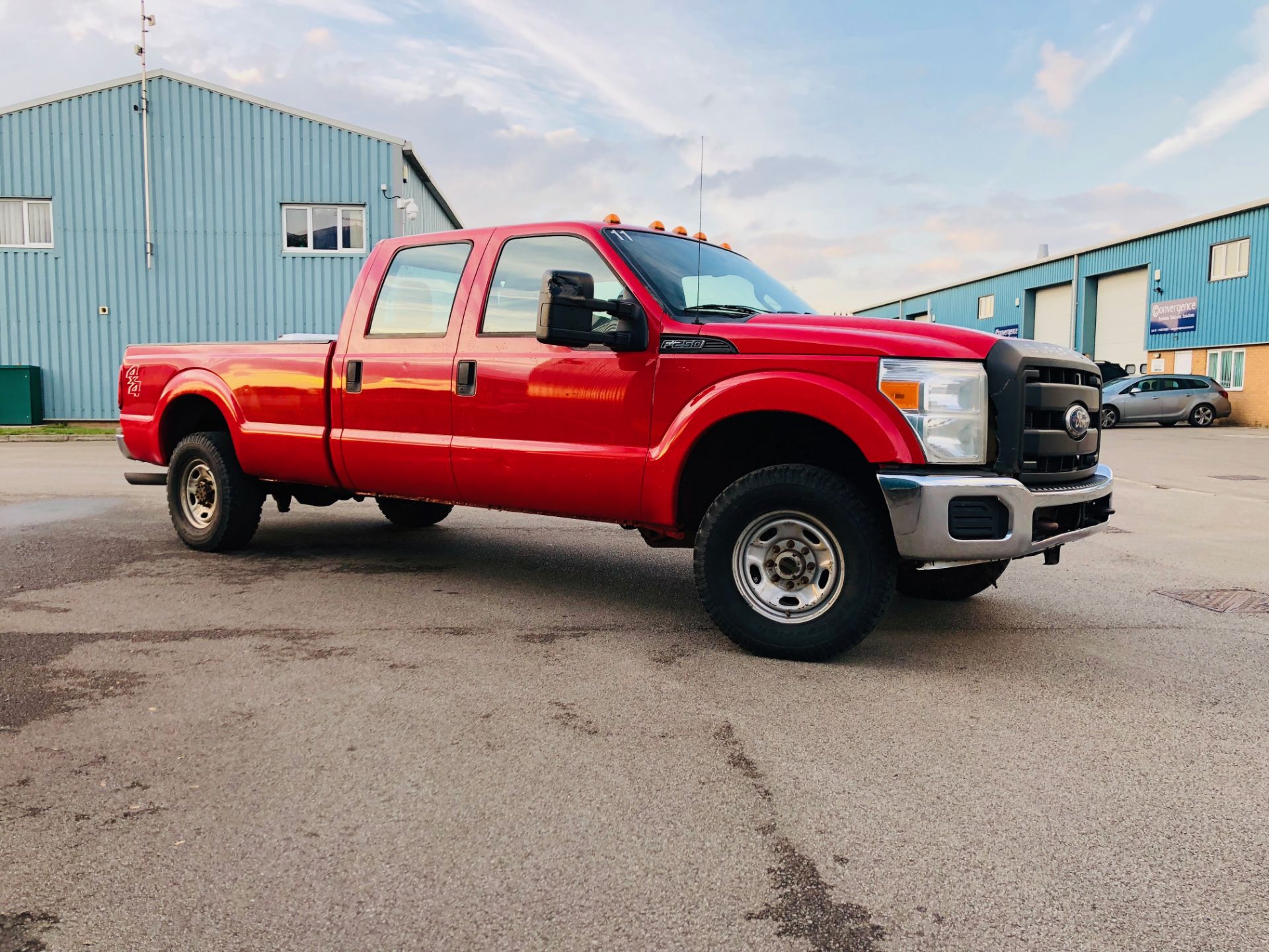 FORD F-250 *XL - THE BOSS EDITION* (2011) '6.2L V8 - AUTO' *4X4 - SUPER DUTY* (MASSIVE SPEC) *LOOK* - Image 8 of 35