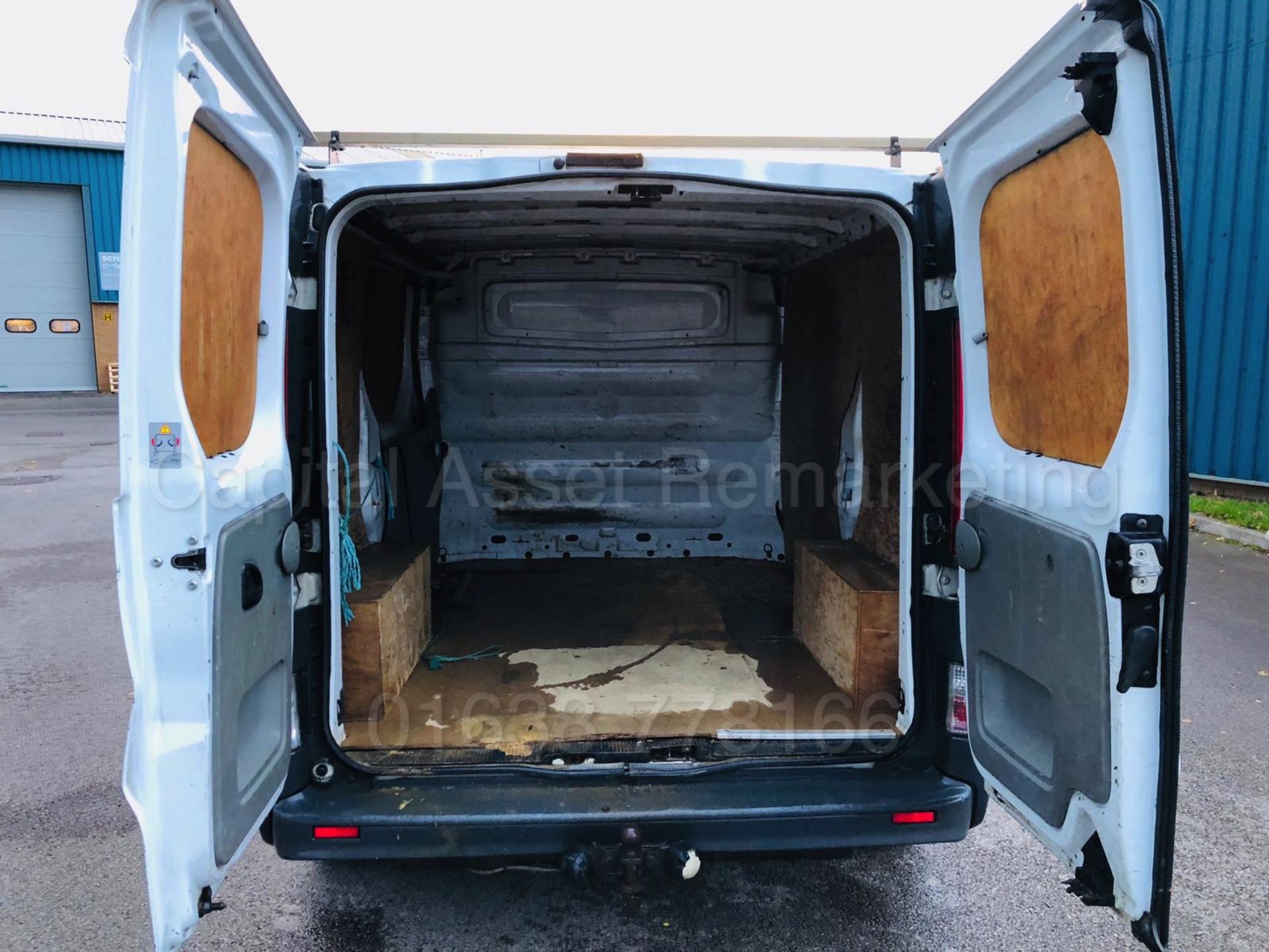 VAUXHALL VIVARO 2700 *SWB - PANEL VAN* (2011 MODEL) '2.0 CDTI - 115 BHP - 6 SPEED' - Image 28 of 29