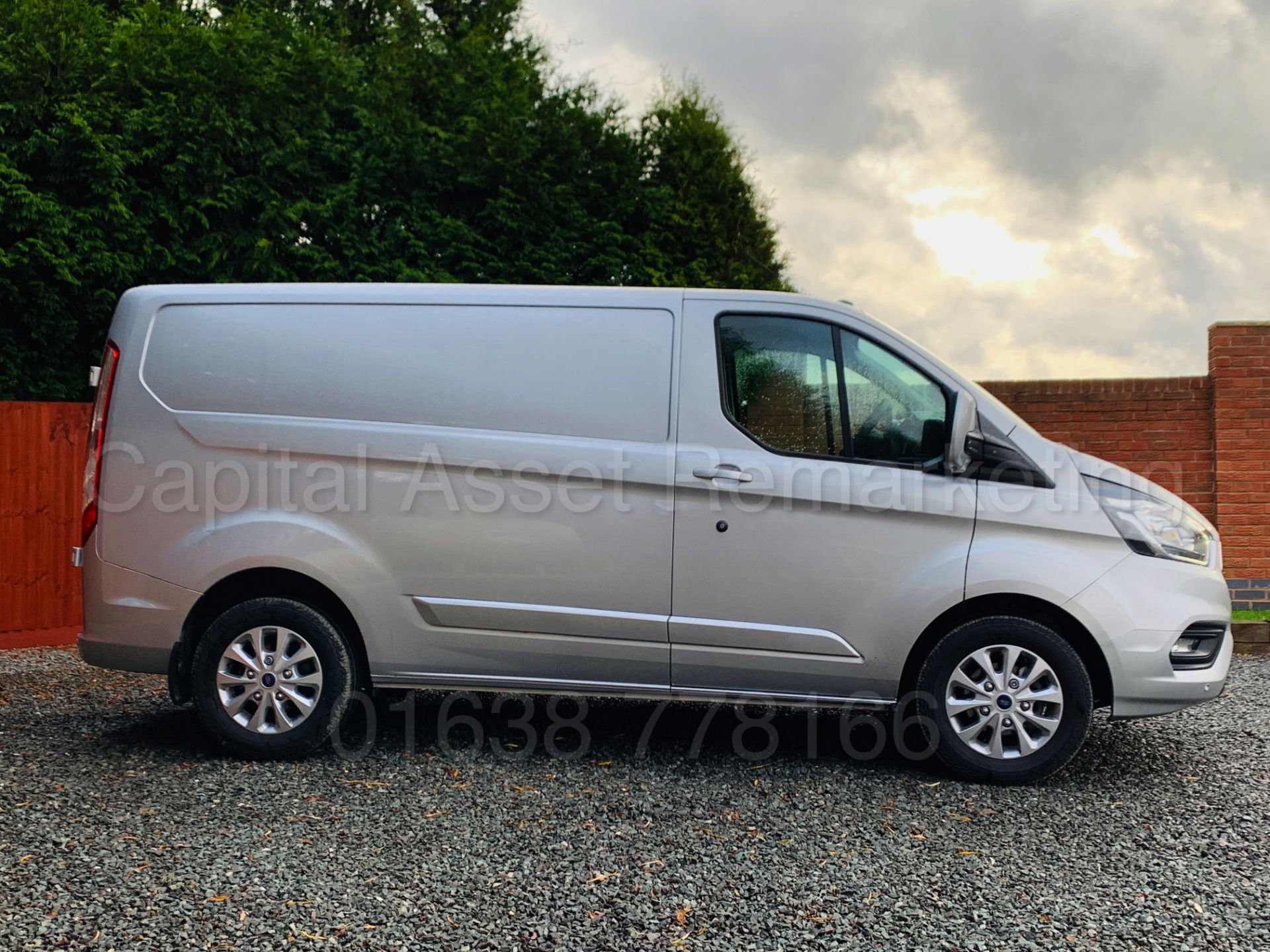 FORD TRANSIT CUSTOM *LIMITED EDTION* (2018 - 68 REG) '2.0 TDCI - 130 BHP - 6 SPEED' *ALL NEW MODEL* - Bild 15 aus 51