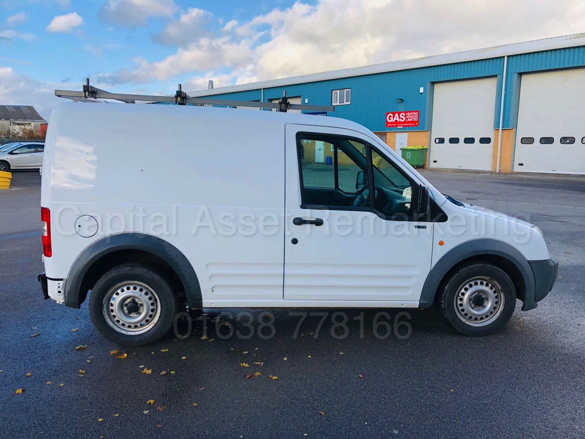 FORD TRANSIT CONNECT 75 T200 'PANEL VAN' (2009) '1.8 TDCI - 75 BHP - 5 SPEED' **LOW MILES** - Image 13 of 21