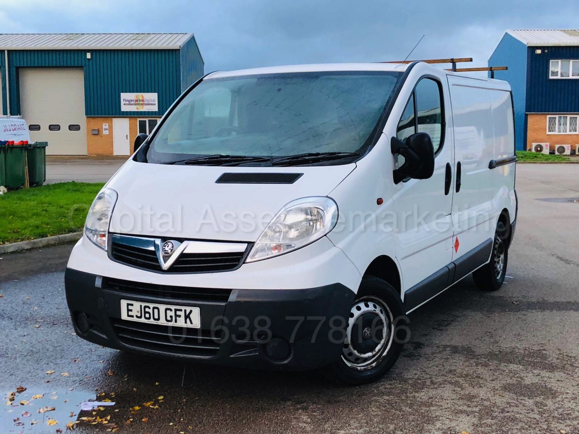 VAUXHALL VIVARO 2700 *SWB - PANEL VAN* (2011 MODEL) '2.0 CDTI - 115 BHP - 6 SPEED' - Bild 5 aus 29