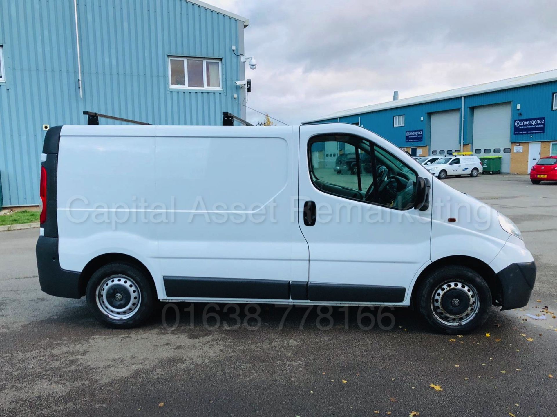 VAUXHALL VIVARO 2700 *SWB - PANEL VAN* (2011 MODEL) '2.0 CDTI - 115 BHP - 6 SPEED' - Bild 13 aus 29