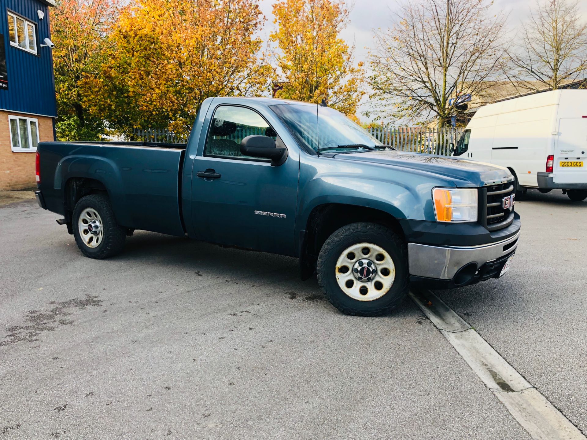 GMC SIERRA 1500 4.3 V6 **2010 YEAR**REGULAR-CAB**METALLIC GREY** - Image 7 of 29