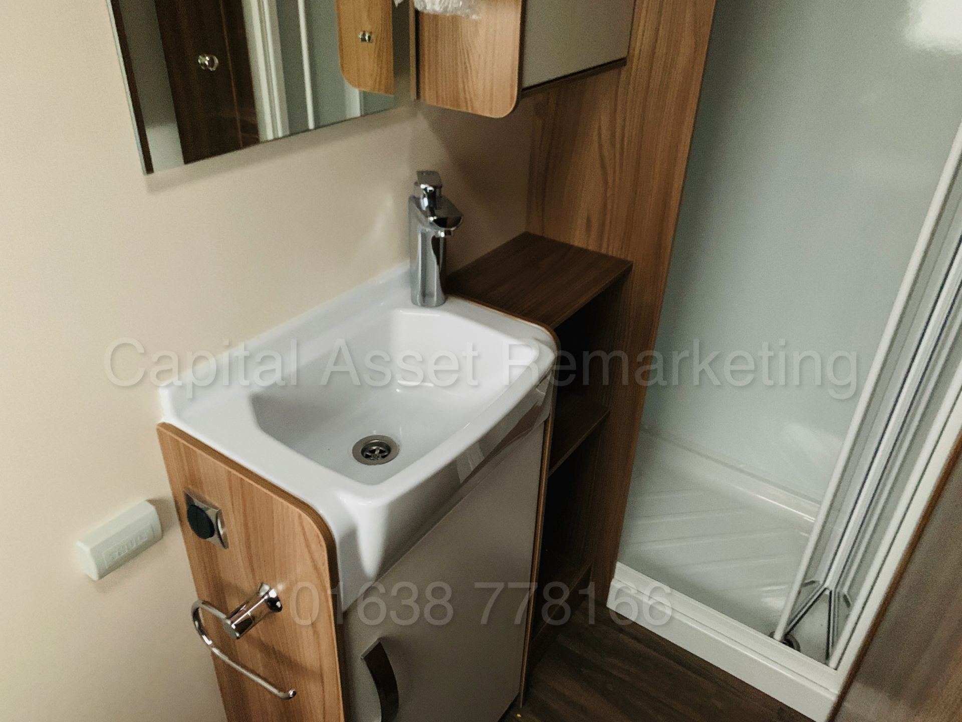 SWIFT 'AVENTURA Q6 EW' *6 BERTH LUXURY TOURING CARAVAN* (2019 MODEL) **BRAND NEW / UN-USED** - Image 48 of 49