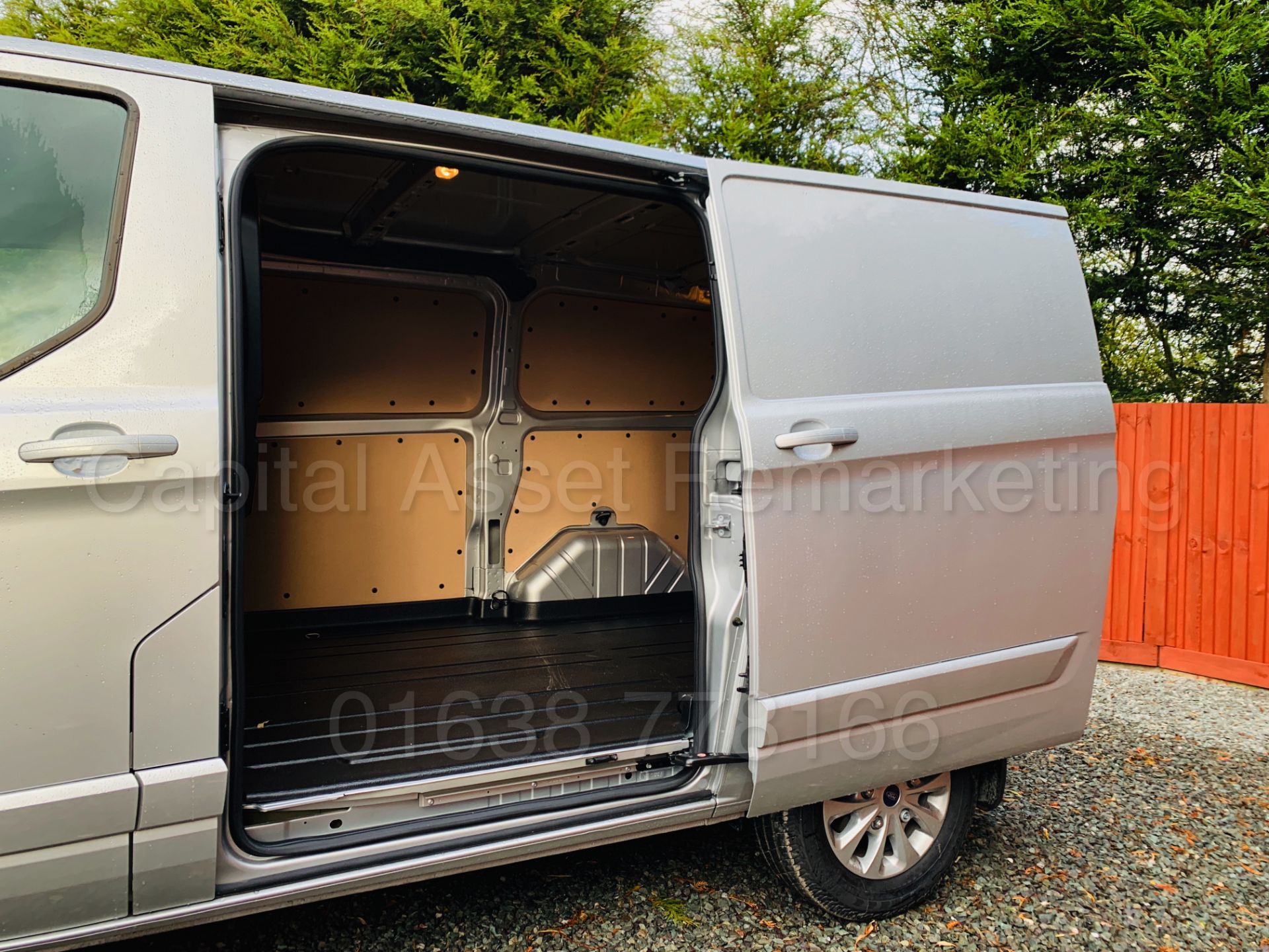 FORD TRANSIT CUSTOM *LIMITED EDTION* (2018 - 68 REG) '2.0 TDCI - 130 BHP - 6 SPEED' *ALL NEW MODEL* - Image 30 of 51