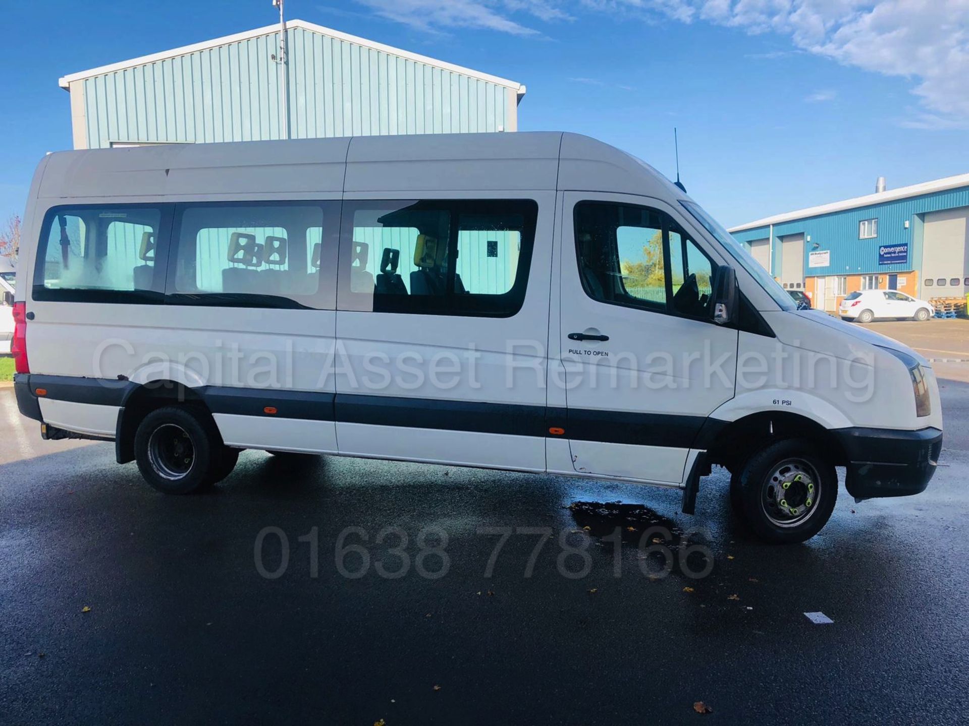 VOLKSWAGEN CRAFTER 2.5 TDI *LWB - 16 SEATER MINI-BUS / COACH* (2007) *ELECTRIC WHEEL CHAIR LIFT* - Bild 18 aus 38