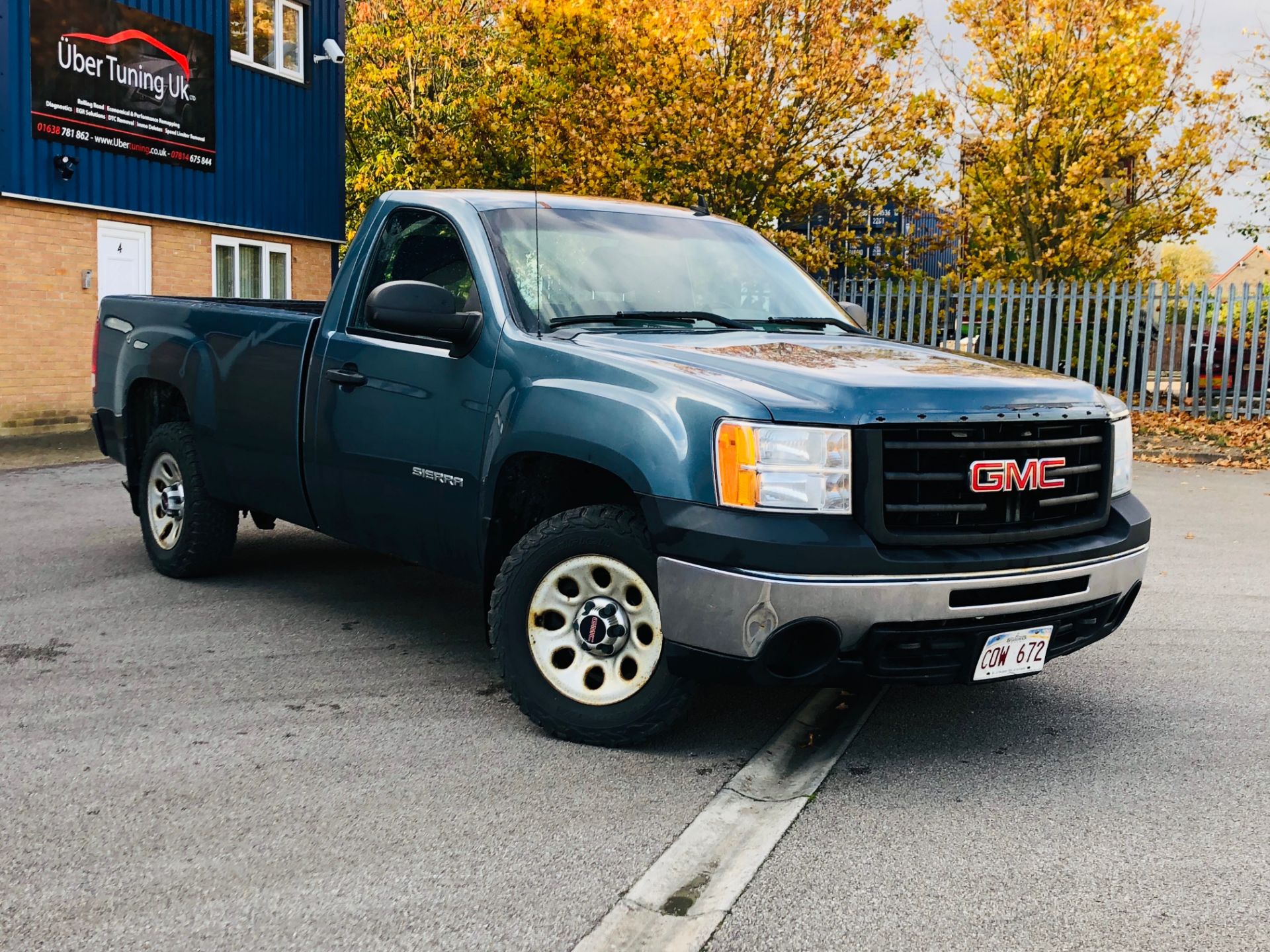 GMC SIERRA 1500 4.3 V6 **2010 YEAR**REGULAR-CAB**METALLIC GREY**