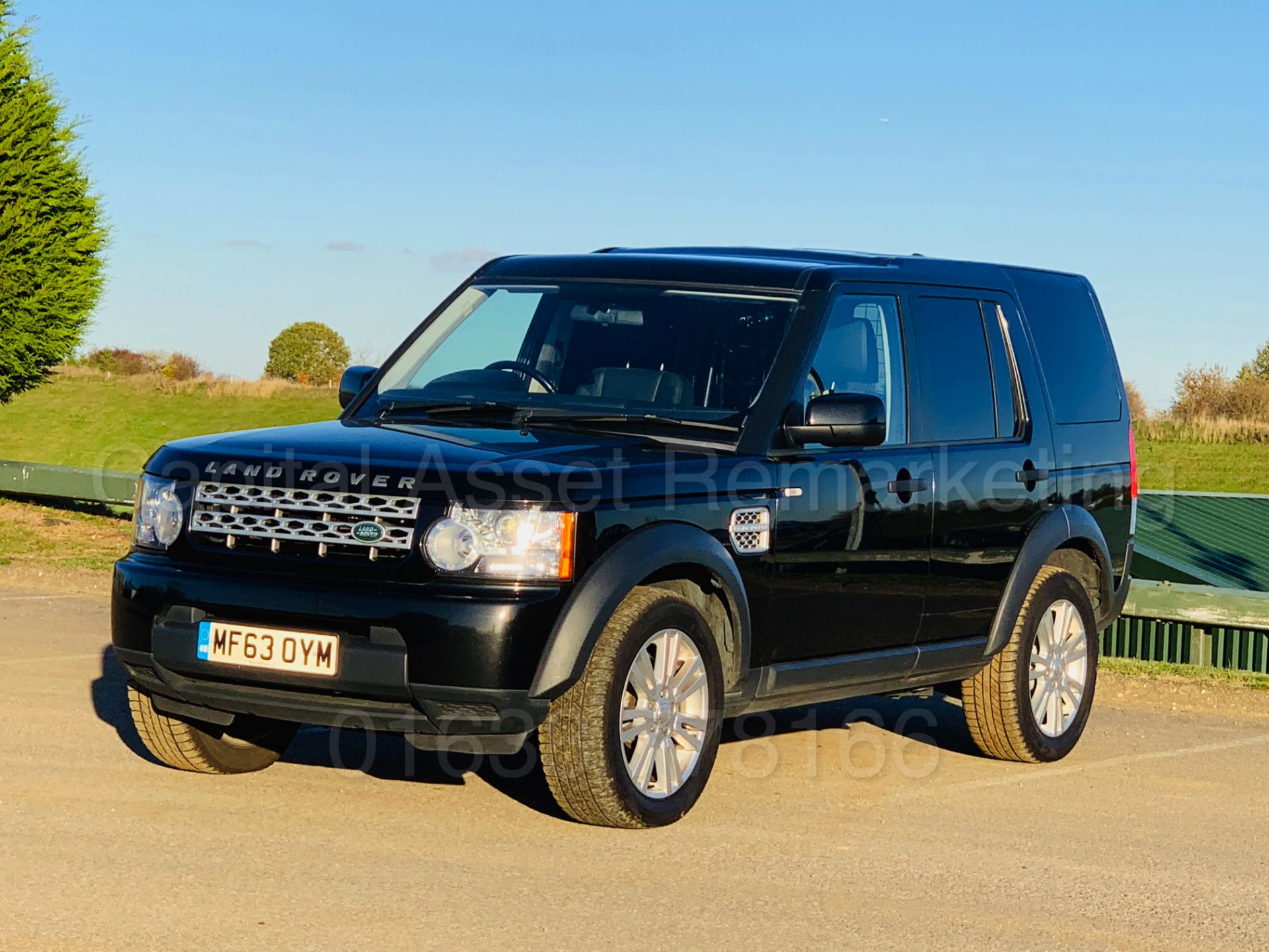 (On Sale) LAND ROVER DISCOVERY 4 (63 REG) '3.0 SDV6 - 8 SPEED AUTO' *LEATHER & SAT NAV* *TOP SPEC* - Image 4 of 47