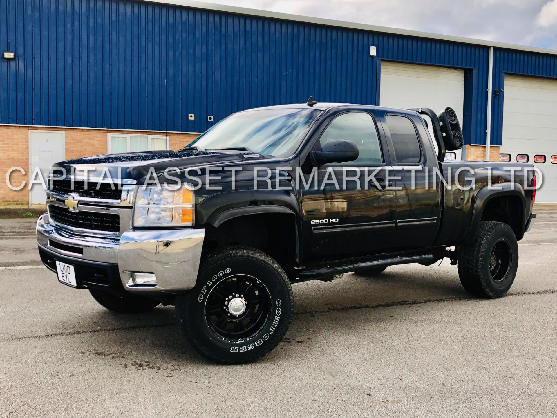 CHEVROLET SILVERADO 2500HD *MONSTER TRUCK* (2010) '6.6L V8 DIESEL - AUTO' (6 SEATER KING-CAB) *LOOK* - Image 10 of 50