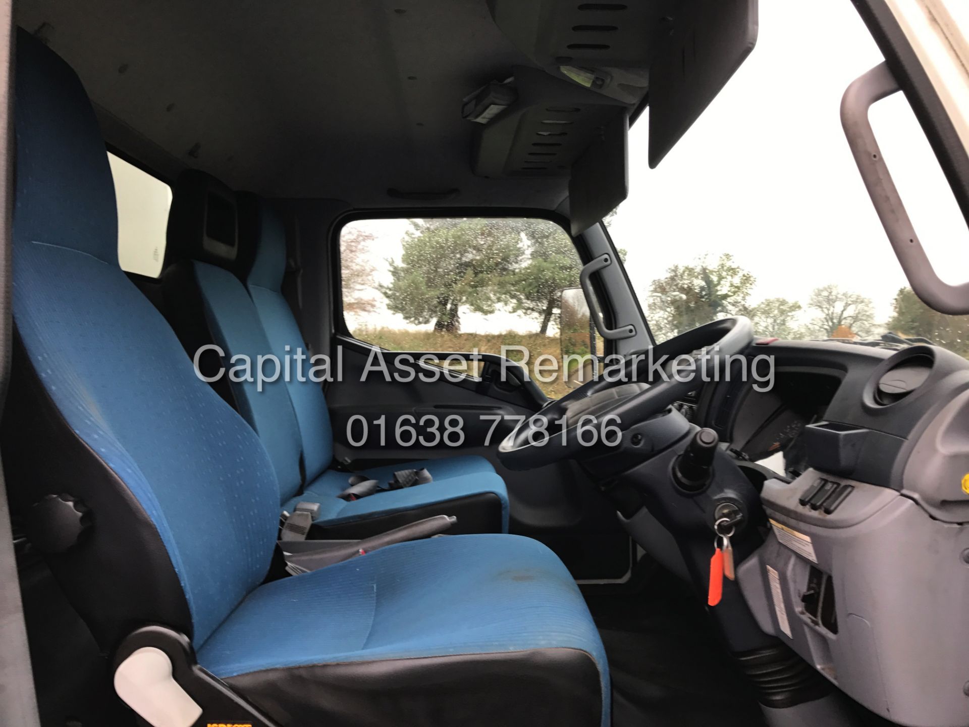 (ON SALE) MITSUBISHI FUSO CANTER 3.0D 3C13 (15 REG-NEW SHAPE) 15 FOOT BODY- 1 OWNER *IDEAL REMOVALS* - Image 10 of 17