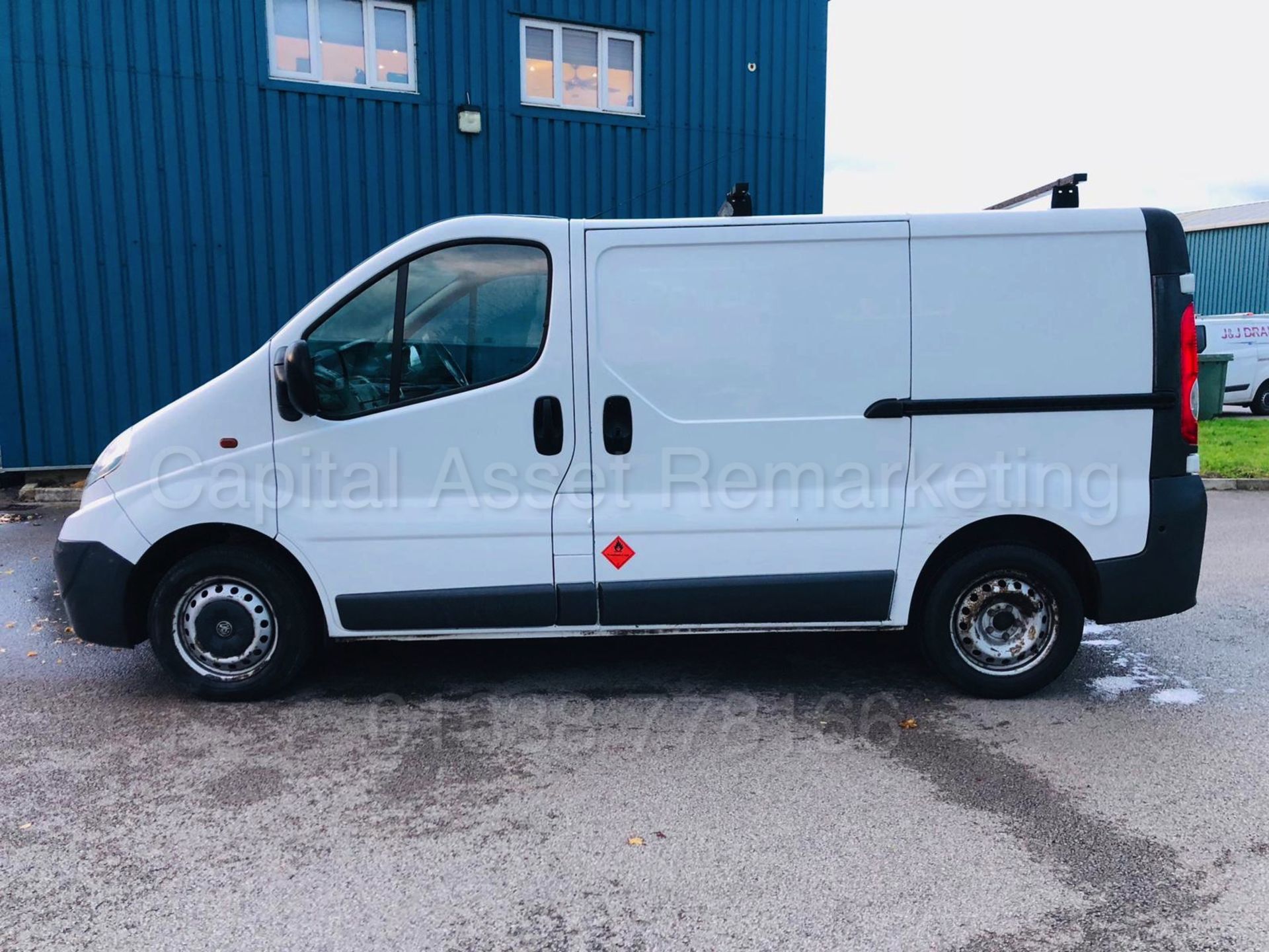 VAUXHALL VIVARO 2700 *SWB - PANEL VAN* (2011 MODEL) '2.0 CDTI - 115 BHP - 6 SPEED' - Bild 7 aus 29