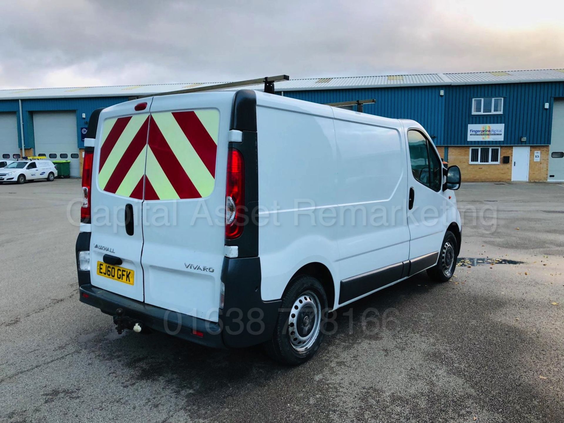 VAUXHALL VIVARO 2700 *SWB - PANEL VAN* (2011 MODEL) '2.0 CDTI - 115 BHP - 6 SPEED' - Bild 11 aus 29