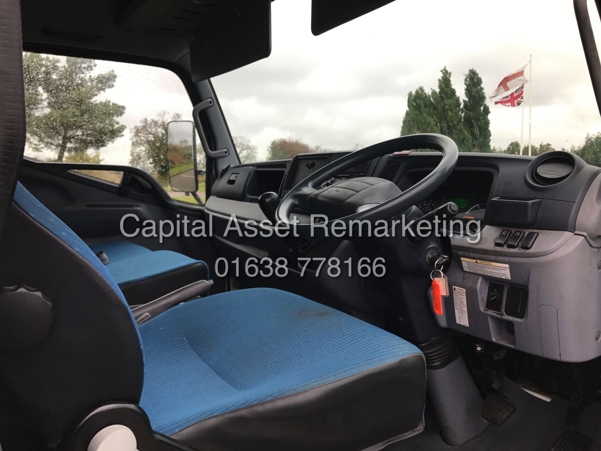 (ON SALE) MITSUBISHI FUSO CANTER 3.0D 3C13 (15 REG-NEW SHAPE) 15 FOOT BODY- 1 OWNER *IDEAL REMOVALS* - Image 11 of 17