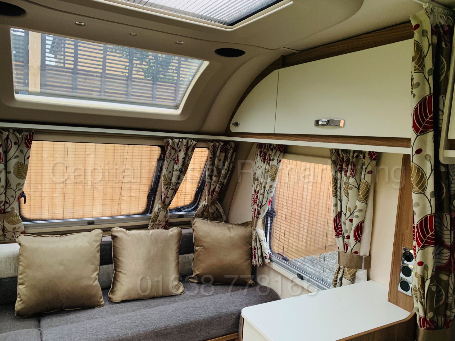 SWIFT 'AVENTURA Q6 EW' *6 BERTH LUXURY TOURING CARAVAN* (2019 MODEL) **BRAND NEW / UN-USED** - Image 33 of 49