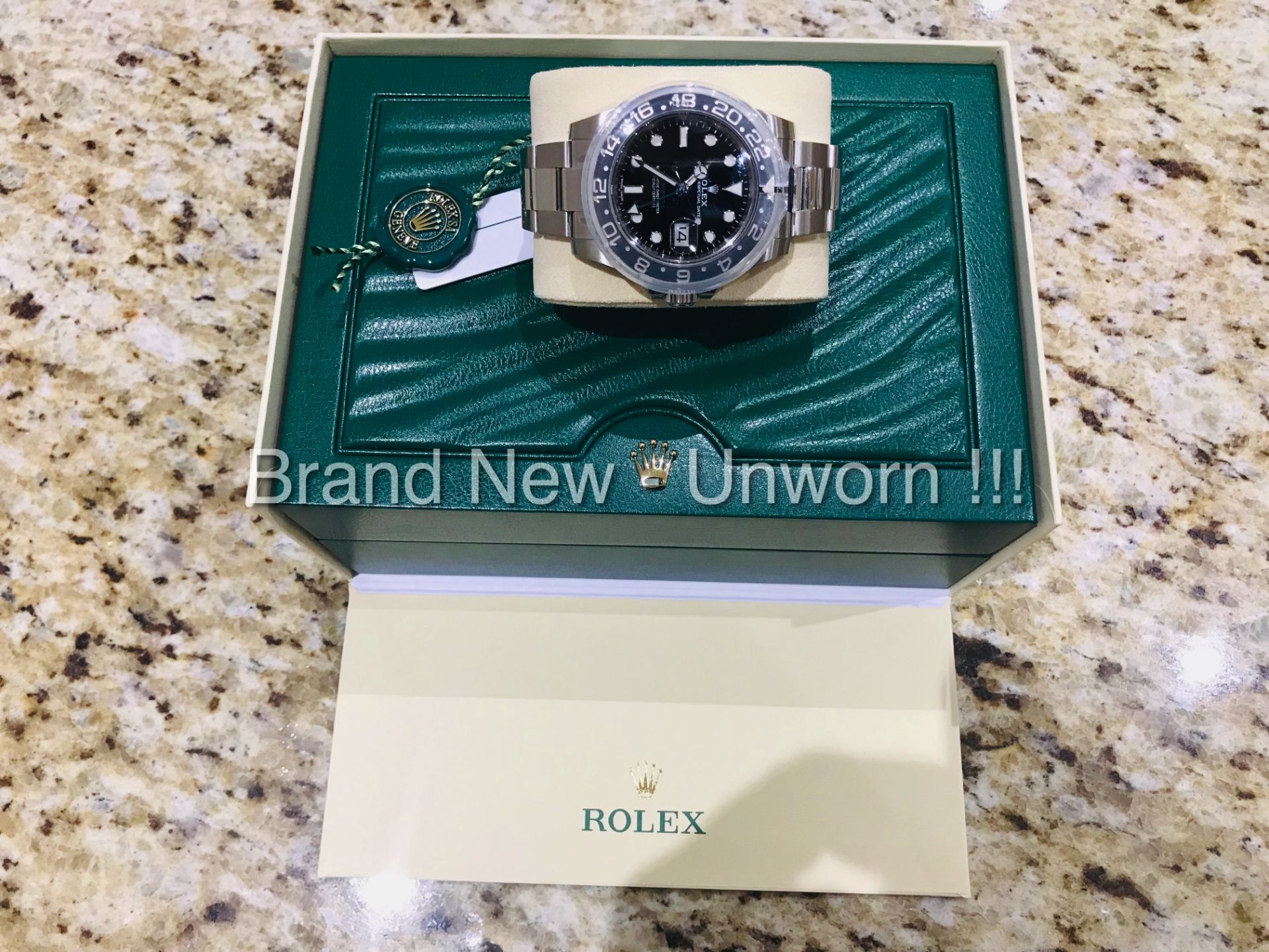 ROLEX "GMT-MASTER II" STEEL/BLACK MODEL (ONLY 2 WEEKS OLD) NEVER WORN OR OUT THE BOX (2018 NOVEMBER) - Image 4 of 5