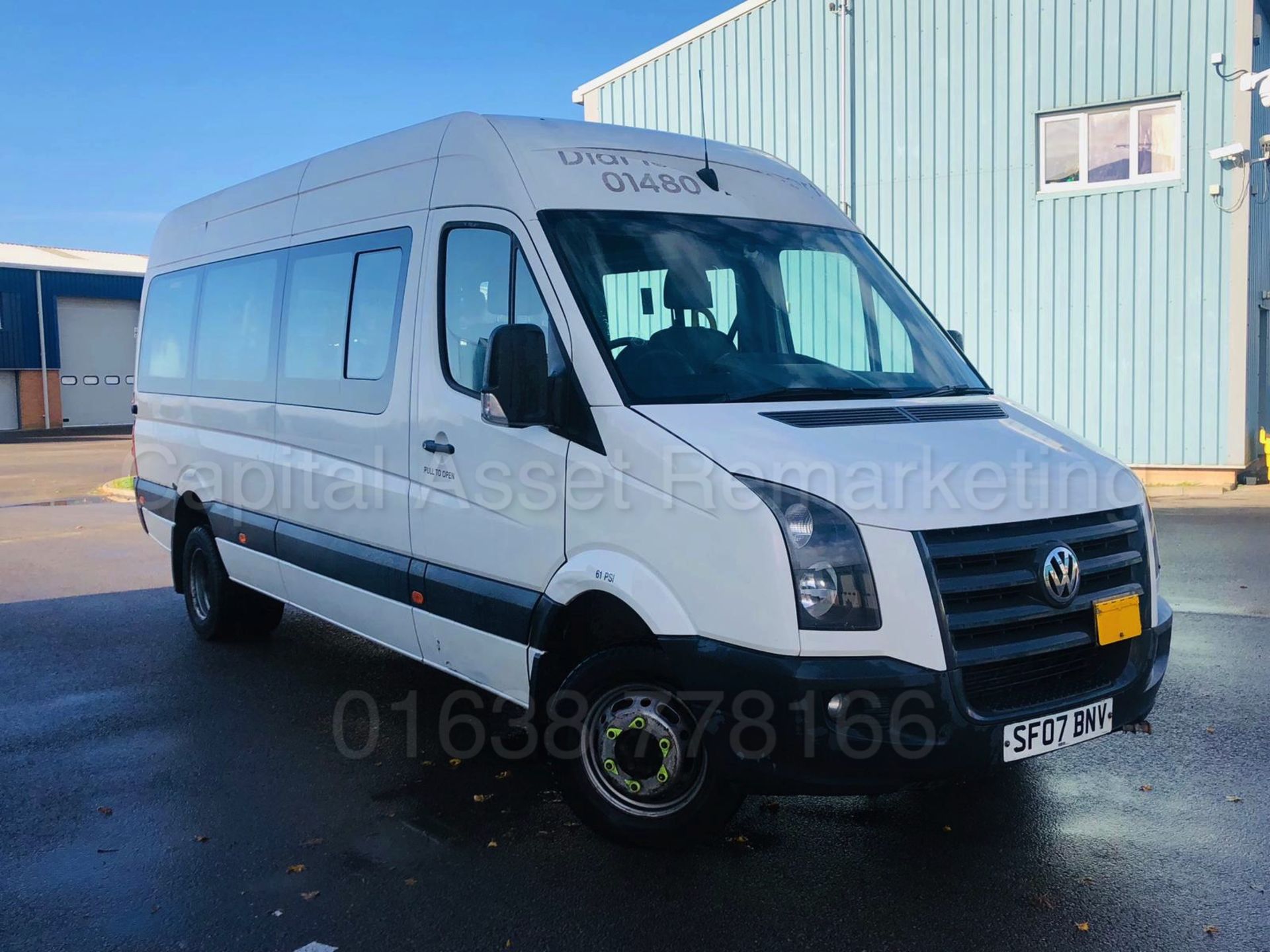 VOLKSWAGEN CRAFTER 2.5 TDI *LWB - 16 SEATER MINI-BUS / COACH* (2007) *ELECTRIC WHEEL CHAIR LIFT* - Image 4 of 38