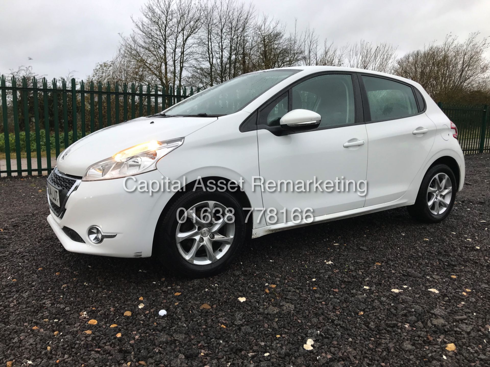 PEUGEOT 208 1.4HDI "ACTIVE" 5 DOOR HATCHBACK - 1 KEEPER - AIR CON - GREAT SPEC - LOOK !! - Image 5 of 16